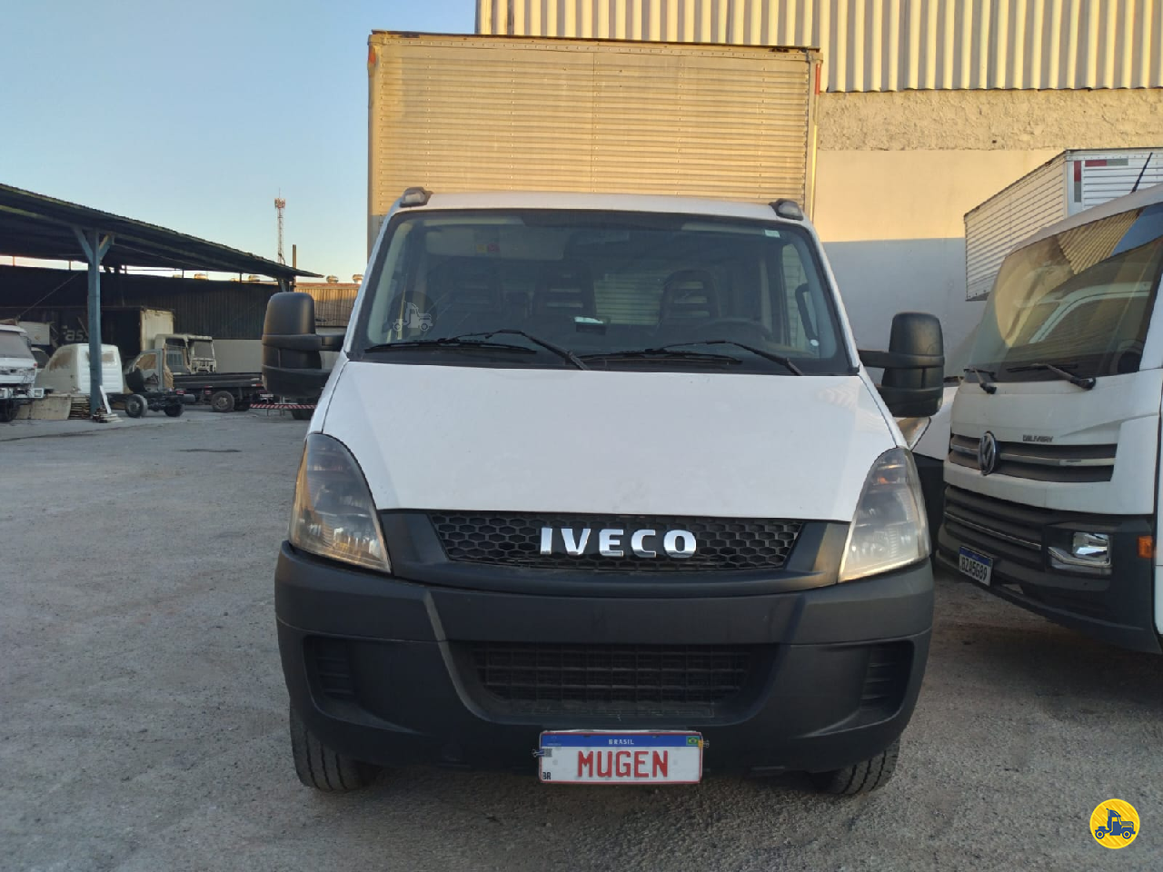 CAMINHAO IVECO DAILY 35s14 Baú Furgão Toco 4x2 Mugen Caminhões GUARULHOS SÃO PAULO SP