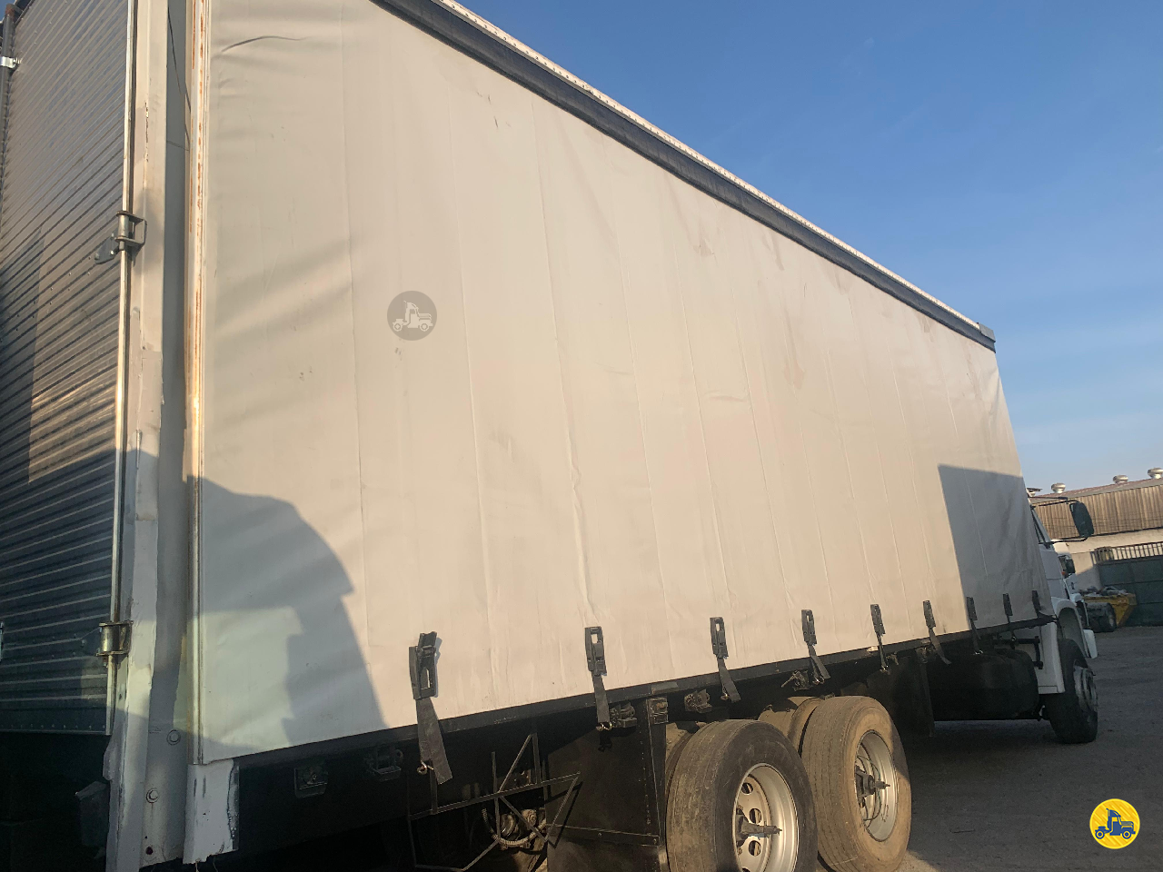 CARROCERIA SOBRE CHASSI  UTILITARIOS BAU FURGAO Mugen Caminhões GUARULHOS SÃO PAULO SP