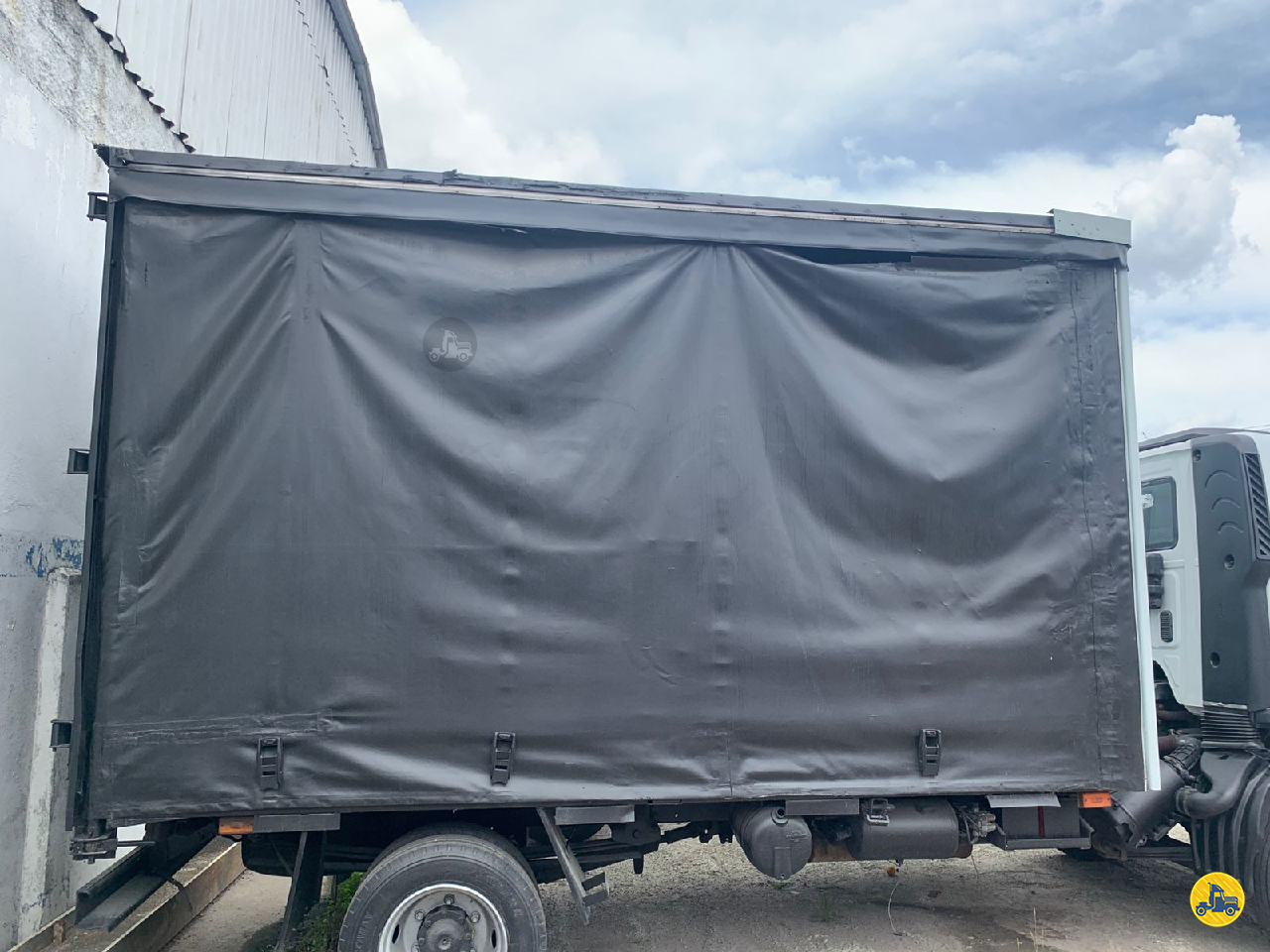 CARROCERIA SOBRE CHASSI  UTILITARIOS BAU SAIDER Mugen Caminhões GUARULHOS SÃO PAULO SP