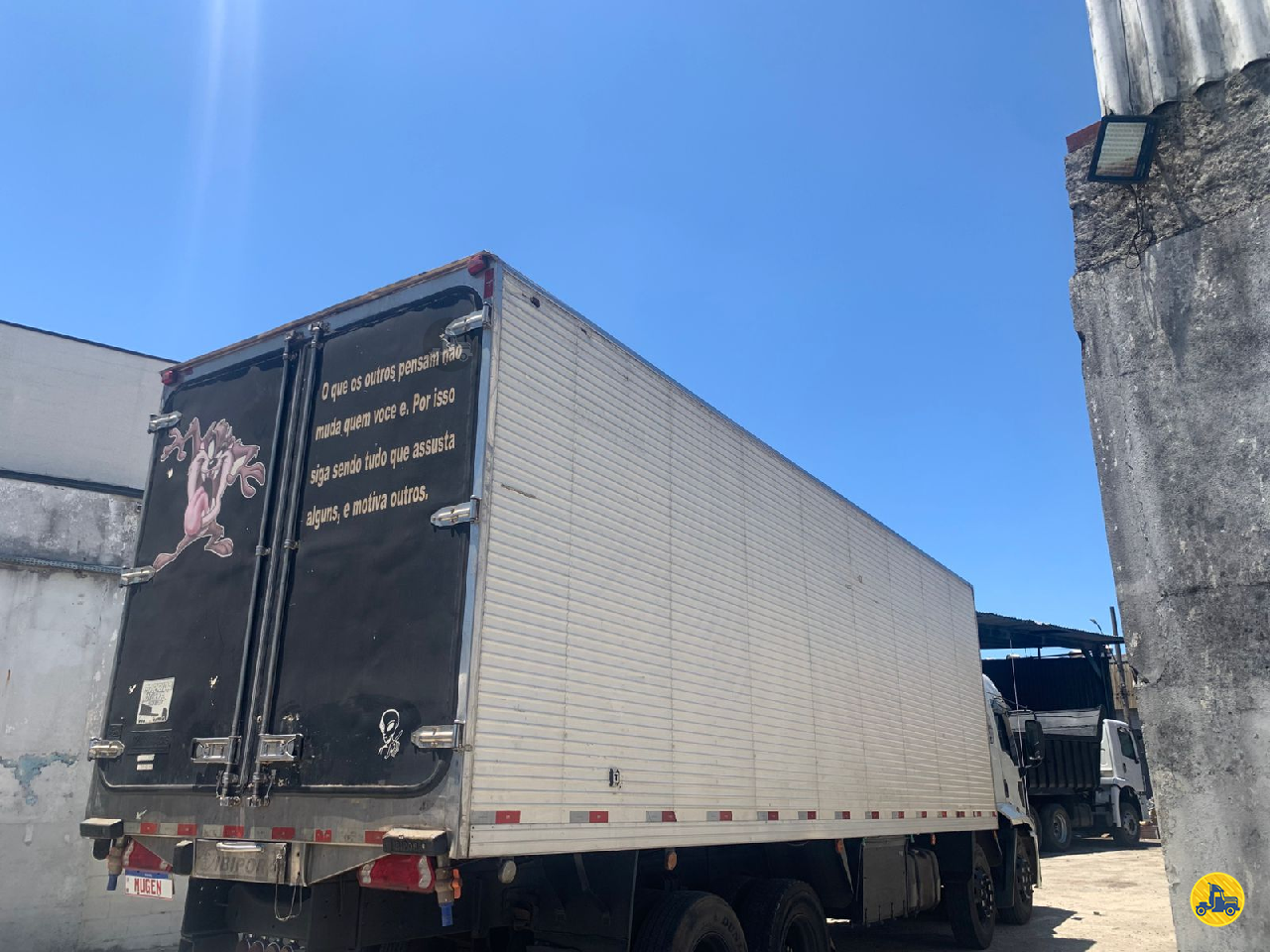CARROCERIA SOBRE CHASSI  UTILITARIOS BAU FRIGORIFICO Mugen Caminhões GUARULHOS SÃO PAULO SP
