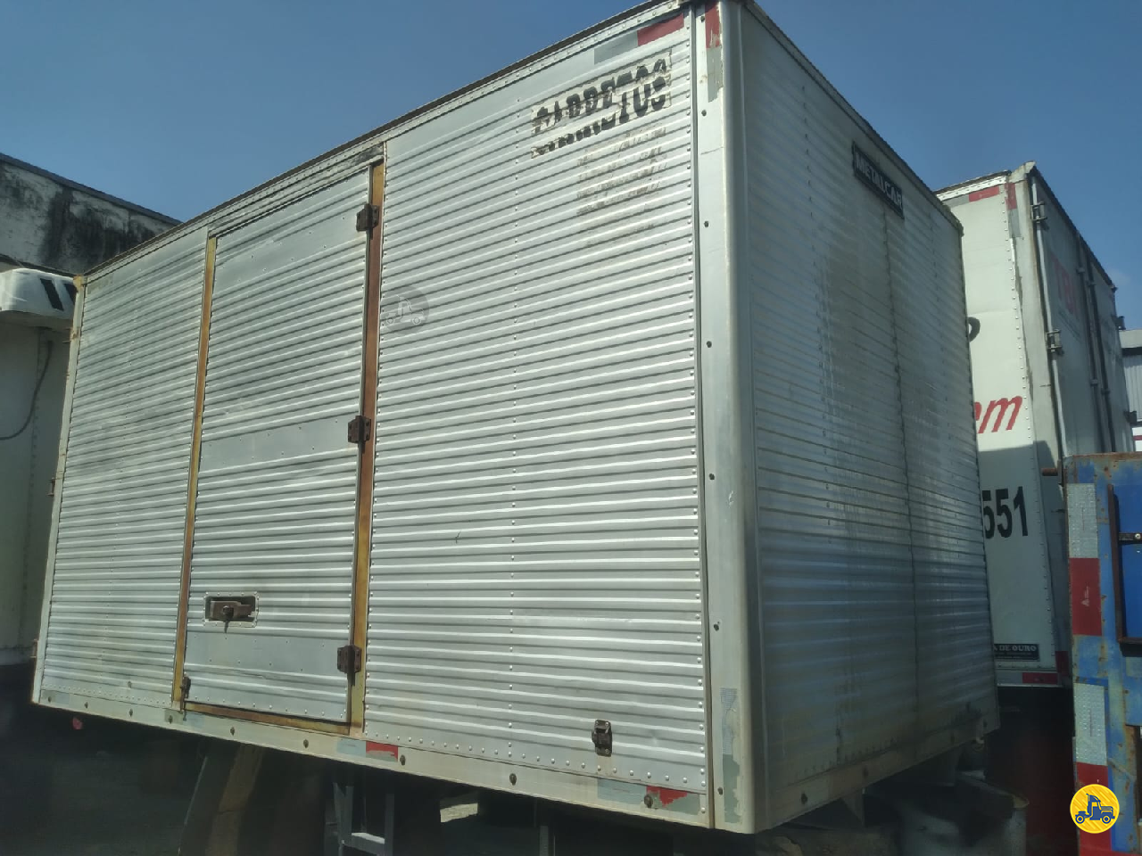 CARROCERIA SOBRE CHASSI  UTILITARIOS BAU FURGAO Mugen Caminhões GUARULHOS SÃO PAULO SP