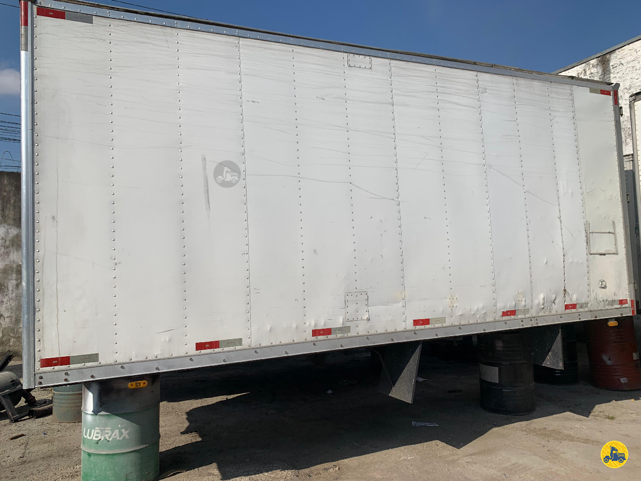 CARROCERIA SOBRE CHASSI  UTILITARIOS BAU FURGAO Mugen Caminhões GUARULHOS SÃO PAULO SP