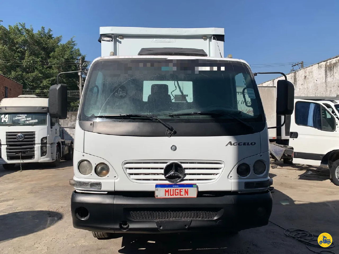 CAMINHAO MERCEDES-BENZ MB 915 Baú Sider Toco 4x2 Mugen Caminhões GUARULHOS SÃO PAULO SP
