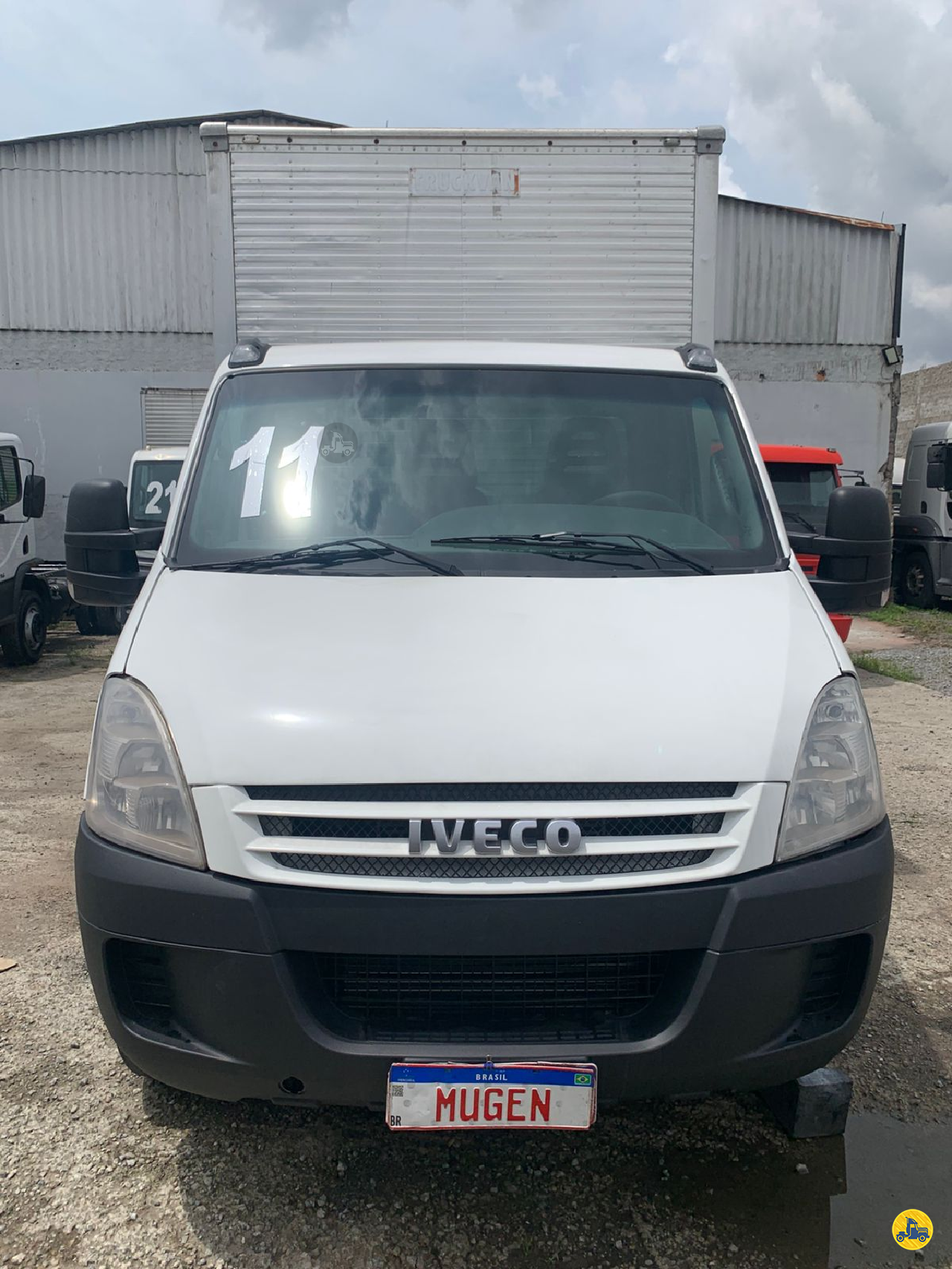 CAMINHAO IVECO DAILY 35s14 Baú Furgão Toco 4x2 Mugen Caminhões GUARULHOS SÃO PAULO SP