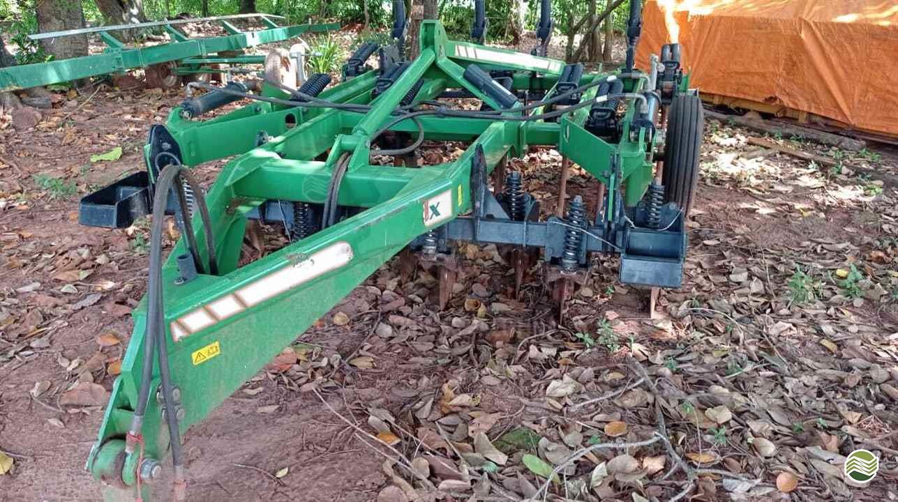 IMPLEMENTOS AGRICOLAS ESCARIFICADOR 9 HASTES DISCO CORTE  Auto Máquinas Palotina PALOTINA PARANÁ PR