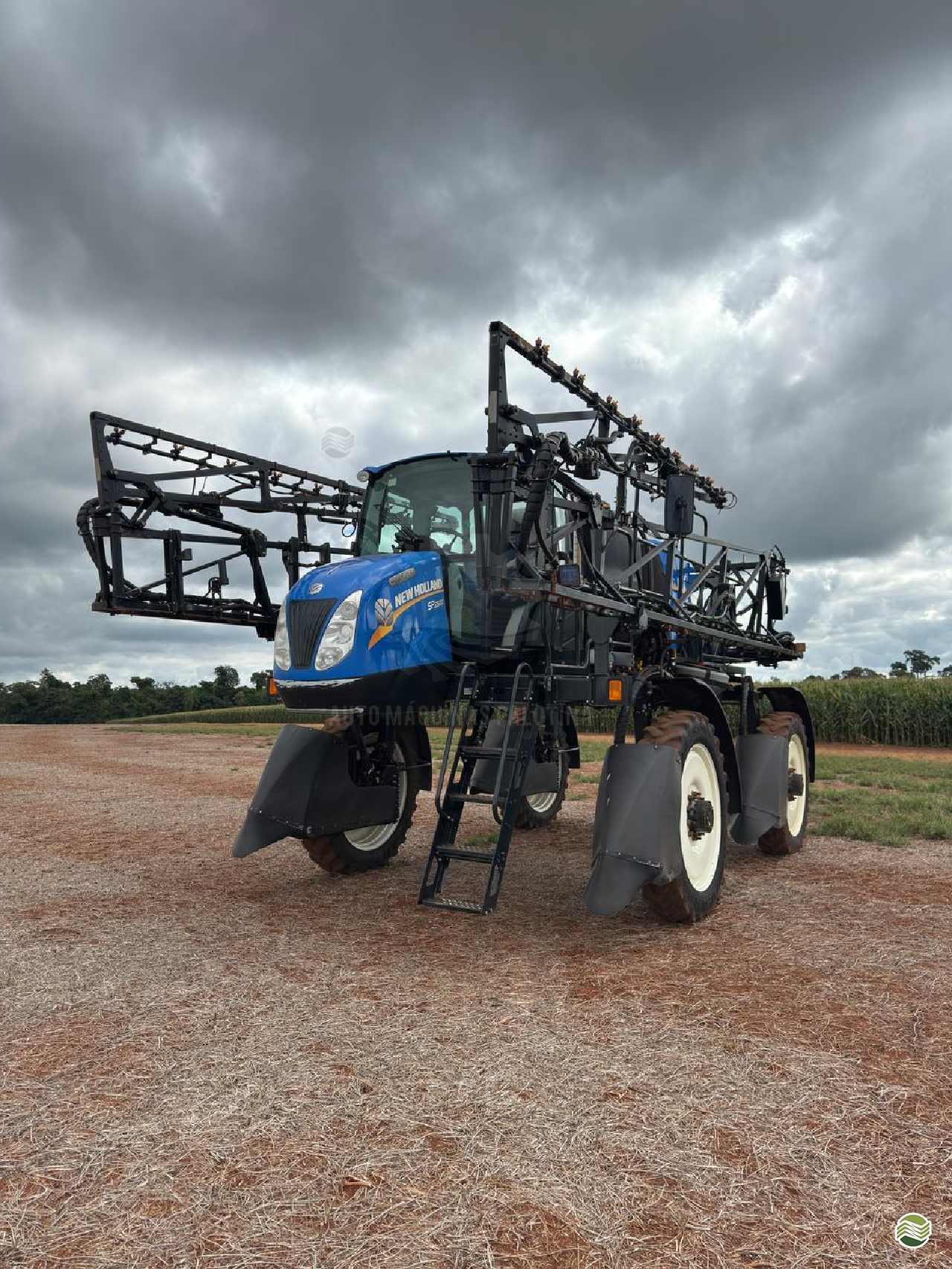 PULVERIZADOR NEW HOLLAND SP2500 Tração 4x4 Auto Máquinas Palotina PALOTINA PARANÁ PR