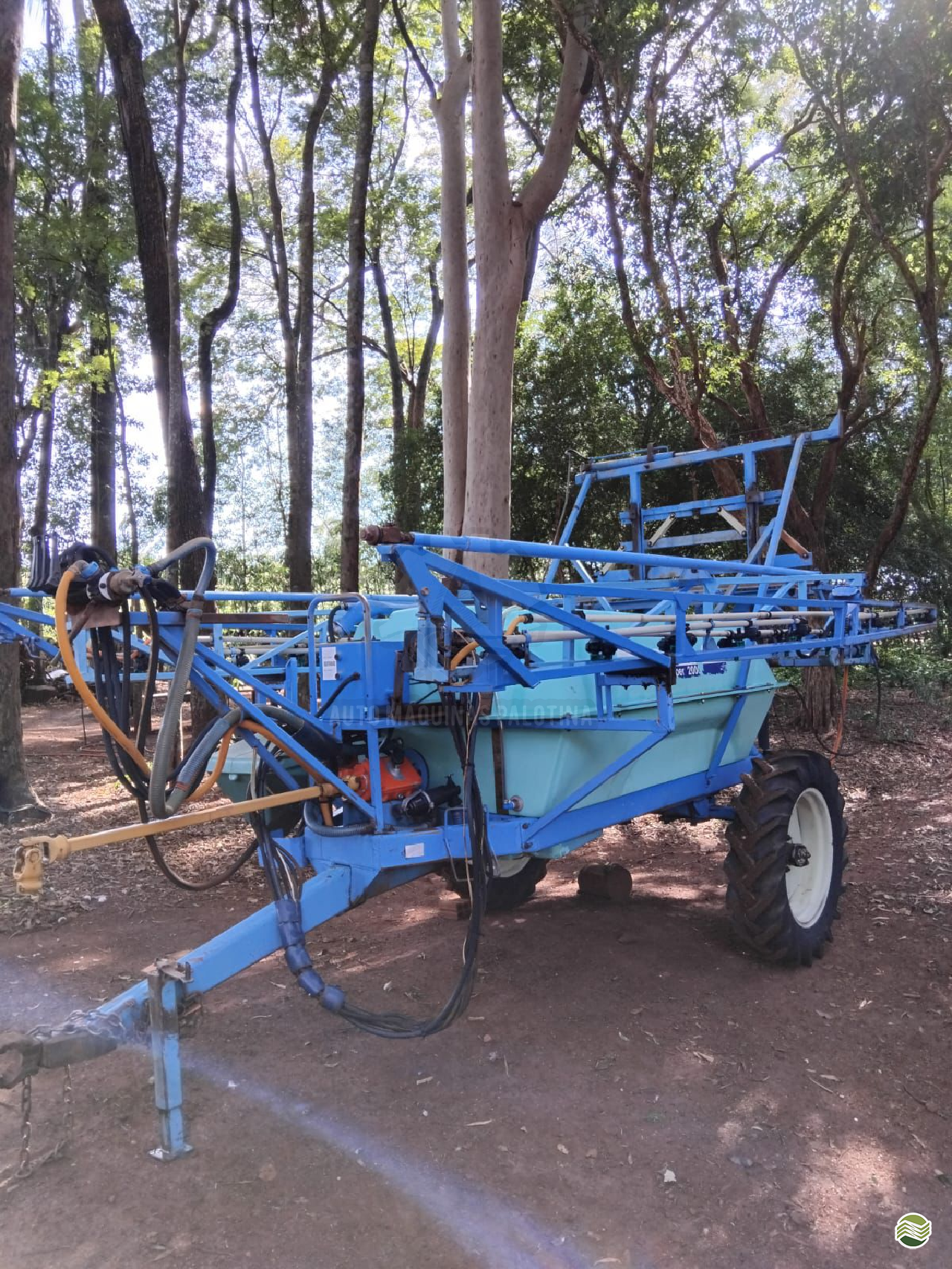 PULVERIZADOR BERTHOUD 2000 Litros Arrasto Auto Máquinas Palotina PALOTINA PARANÁ PR