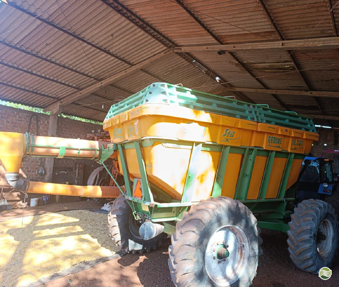 IMPLEMENTOS AGRICOLAS CARRETA BAZUKA GRANELEIRA 16000 Auto Máquinas Palotina PALOTINA PARANÁ PR