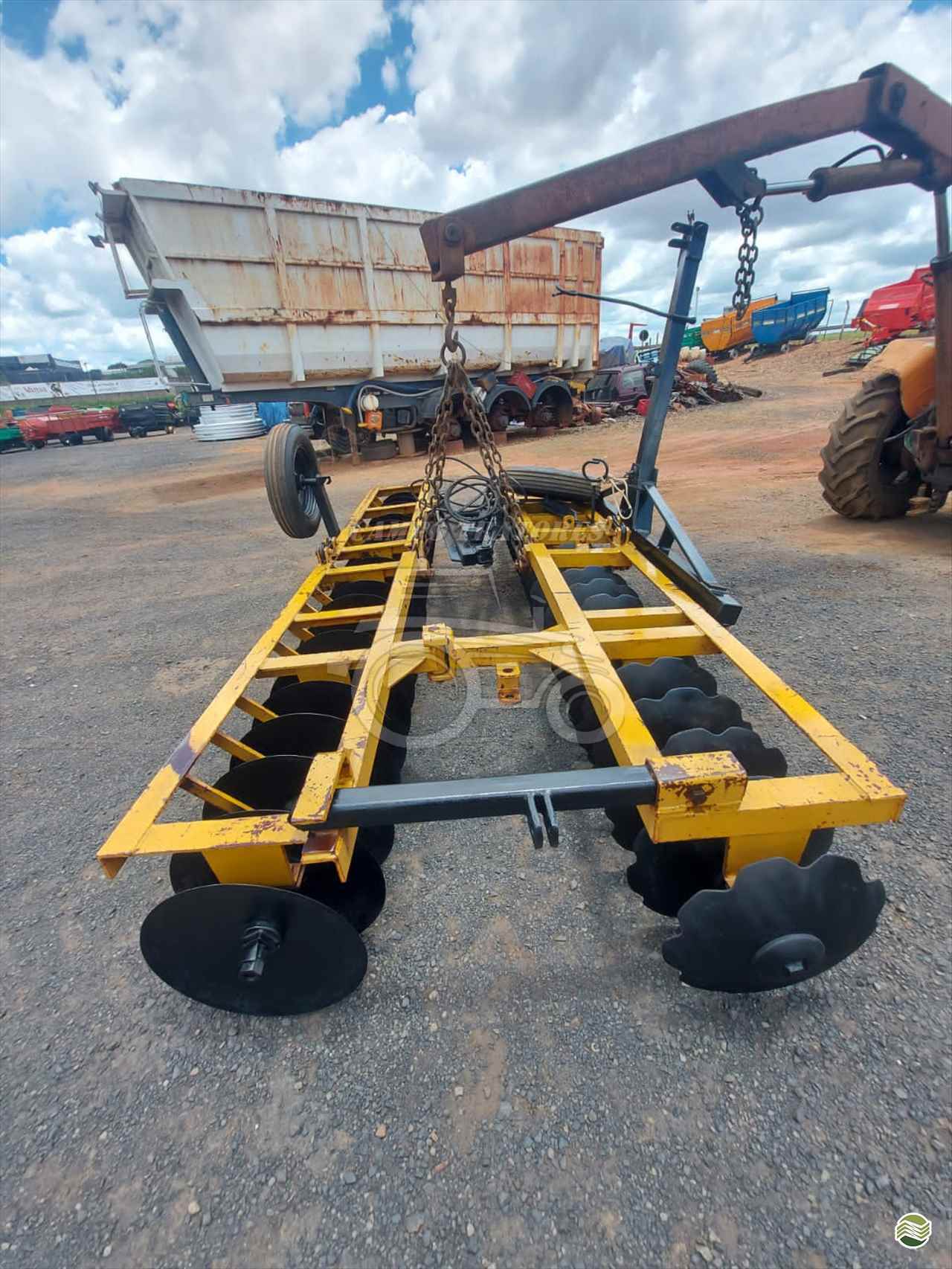 IMPLEMENTOS AGRICOLAS GRADE NIVELADORA NIVELADORA 44 DISCOS Campo Tratores SAO CARLOS SÃO PAULO SP