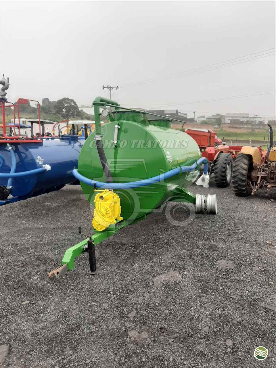 IMPLEMENTOS AGRICOLAS DISTRIBUIDOR ADUBO ORGÂNICO LÍQUIDO Campo Tratores SAO CARLOS SÃO PAULO SP