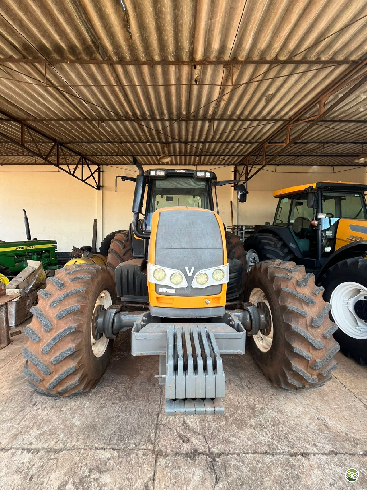 TRATOR VALTRA VALTRA BH 210 Tração 4x4 Agricola Bavaria ROLANDIA PARANÁ PR