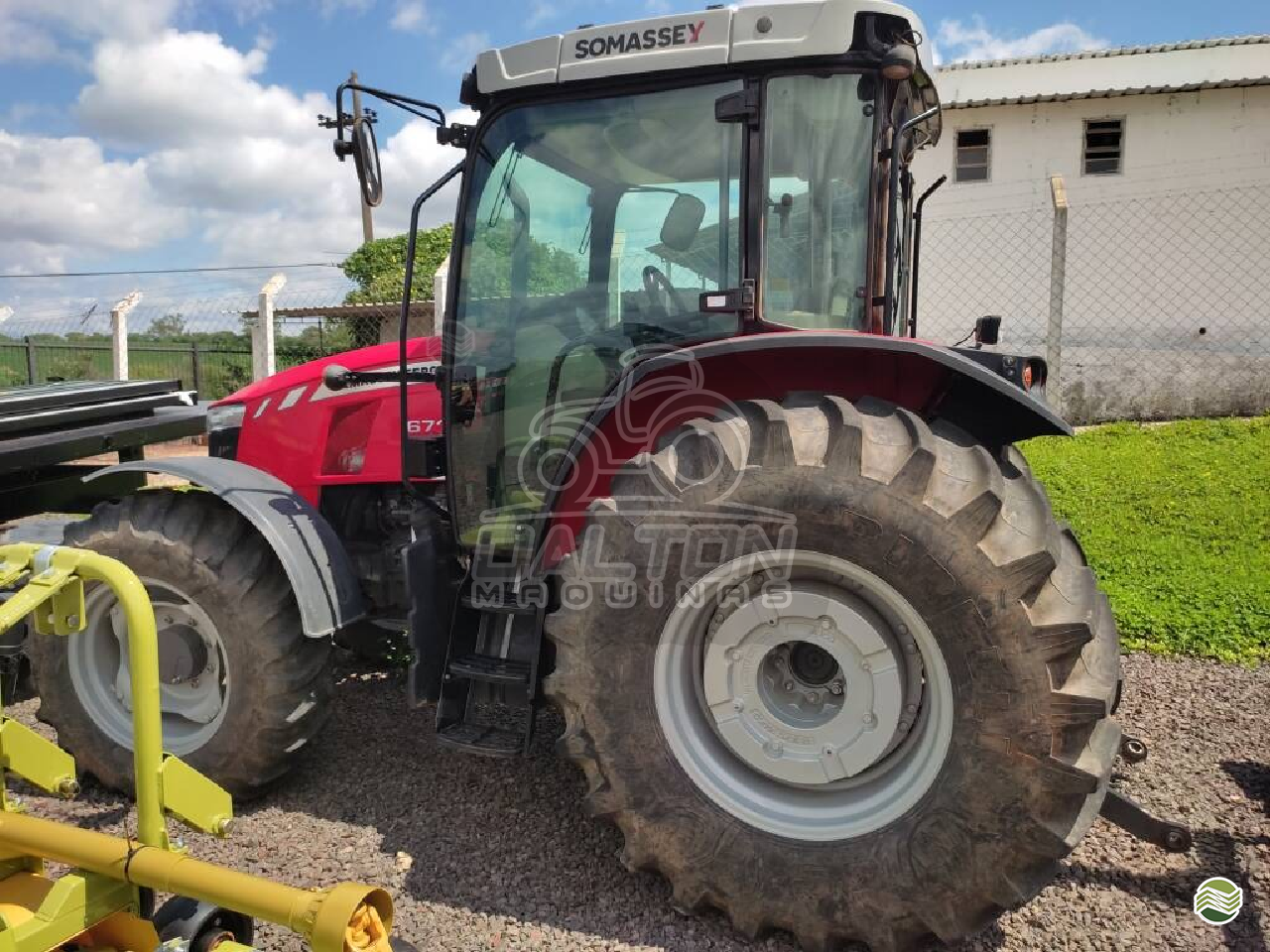 TRATOR MASSEY FERGUSON MF 6711 Tração 4x4 Dalton Máquinas POMPEU MINAS GERAIS MG