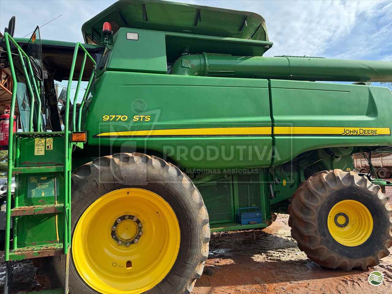 COLHEITADEIRA JOHN DEERE JOHN DEERE 9770 STS Produtiva Máquinas CAMPO VERDE MATO GROSSO MT