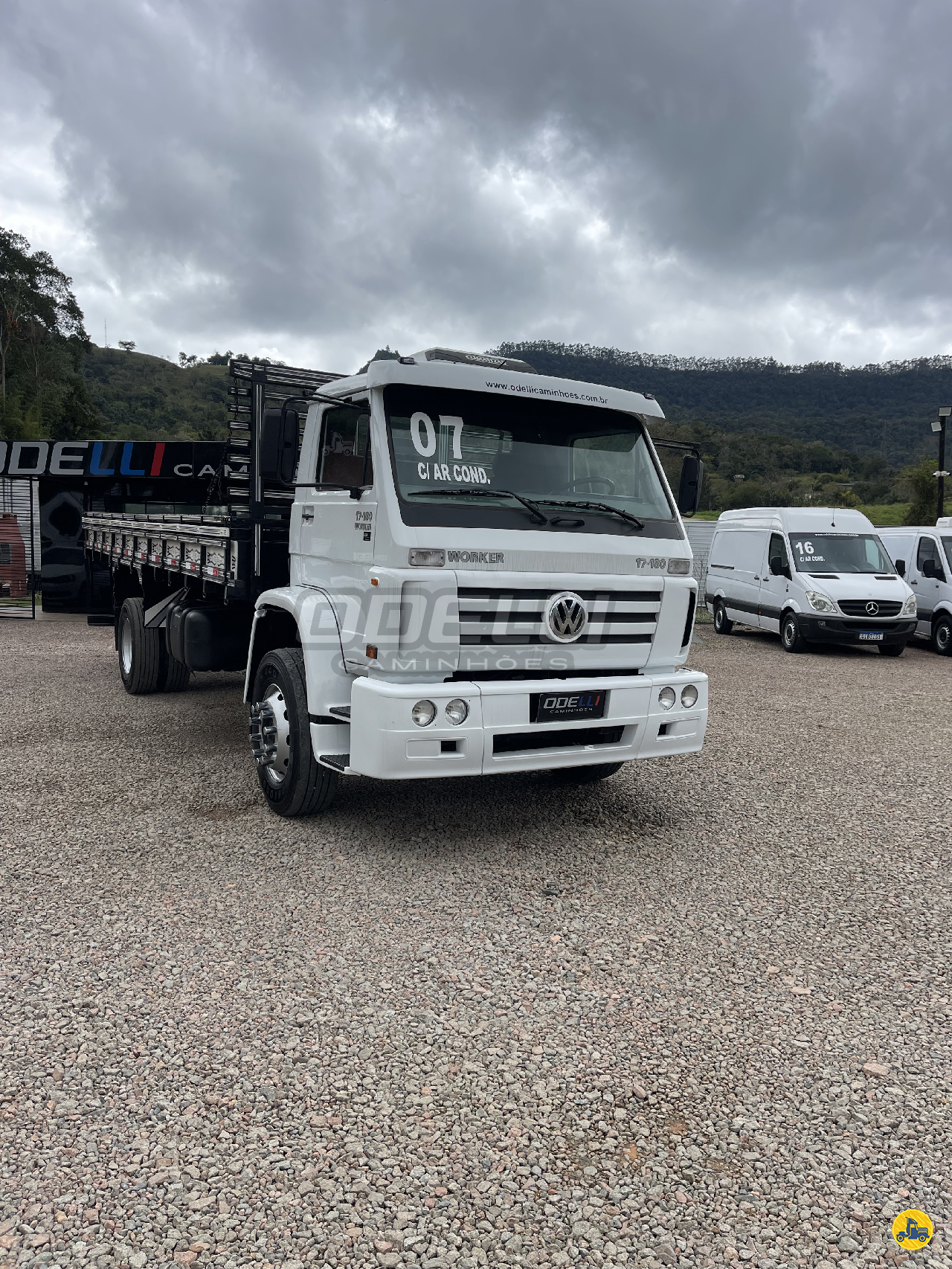 CAMINHAO VOLKSWAGEN VW 17180 Carga Seca Toco 4x2 Odelli Caminhões  RIO DO SUL SANTA CATARINA SC