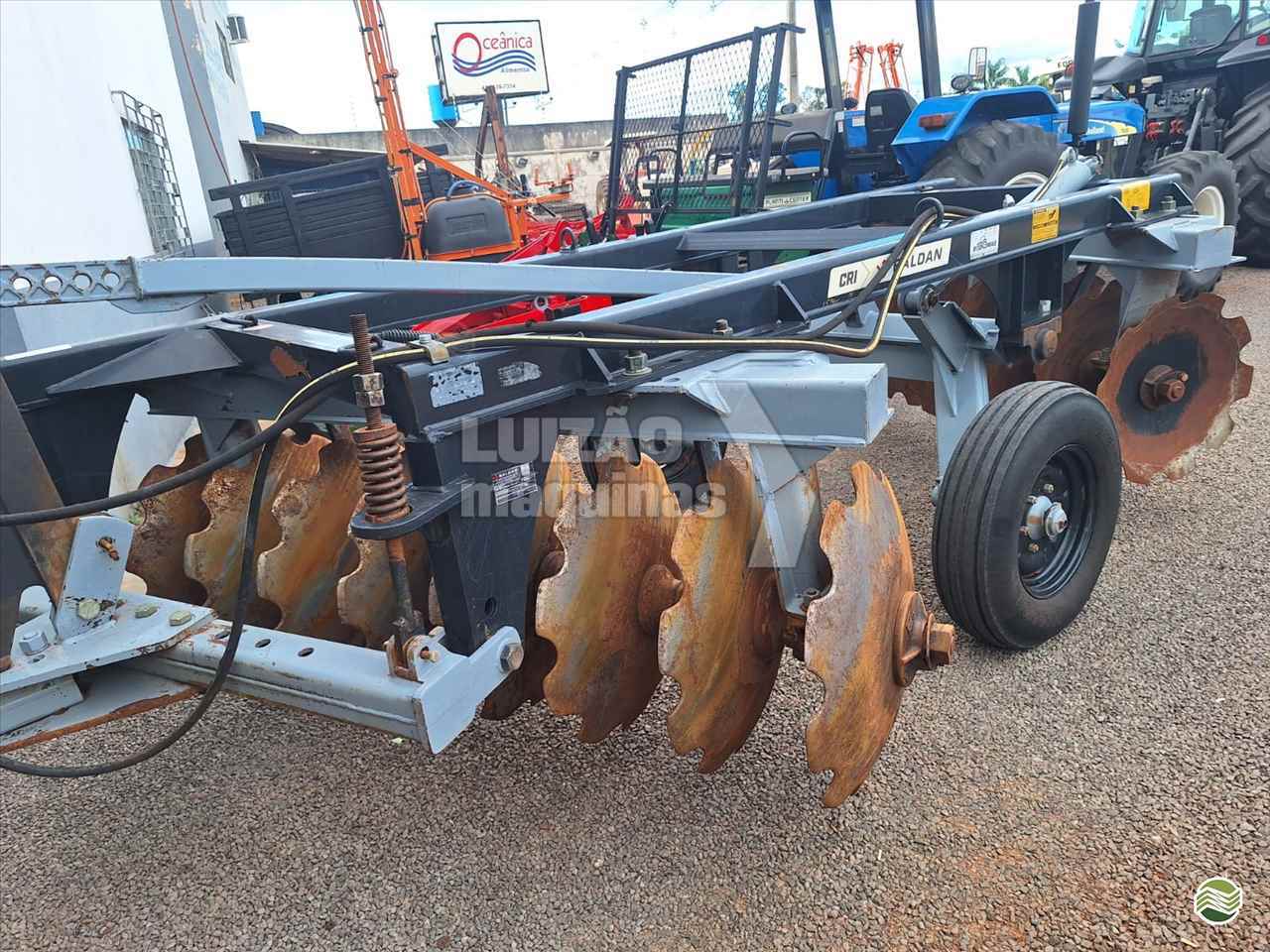 IMPLEMENTOS AGRICOLAS GRADE INTERMEDIÁRIA INTERMEDIÁRIA 16 DISCOS Luizão Máquinas Agrícolas UMUARAMA PARANÁ PR
