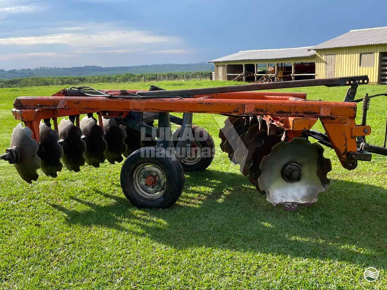 IMPLEMENTOS AGRICOLAS GRADE ARADORA ARADORA 14 DISCOS Luizão Máquinas Agrícolas UMUARAMA PARANÁ PR