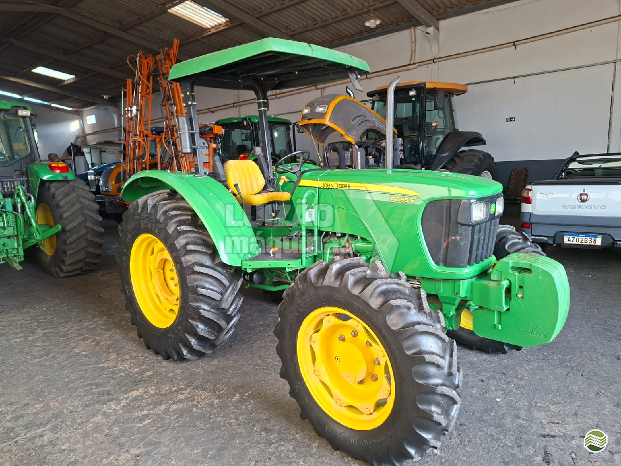 TRATOR JOHN DEERE JOHN DEERE 5065E Tração 4x4 Luizão Máquinas Agrícolas UMUARAMA PARANÁ PR