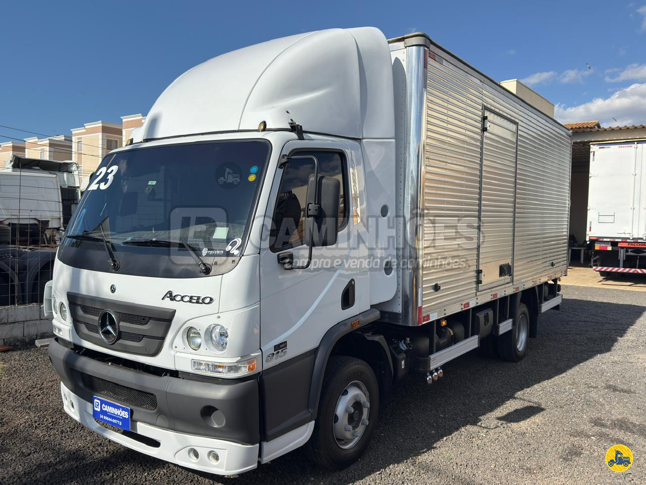 CAMINHAO MERCEDES-BENZ MB 815 Baú Furgão 3/4 4x2 LR Caminhões UBERLANDIA MINAS GERAIS MG