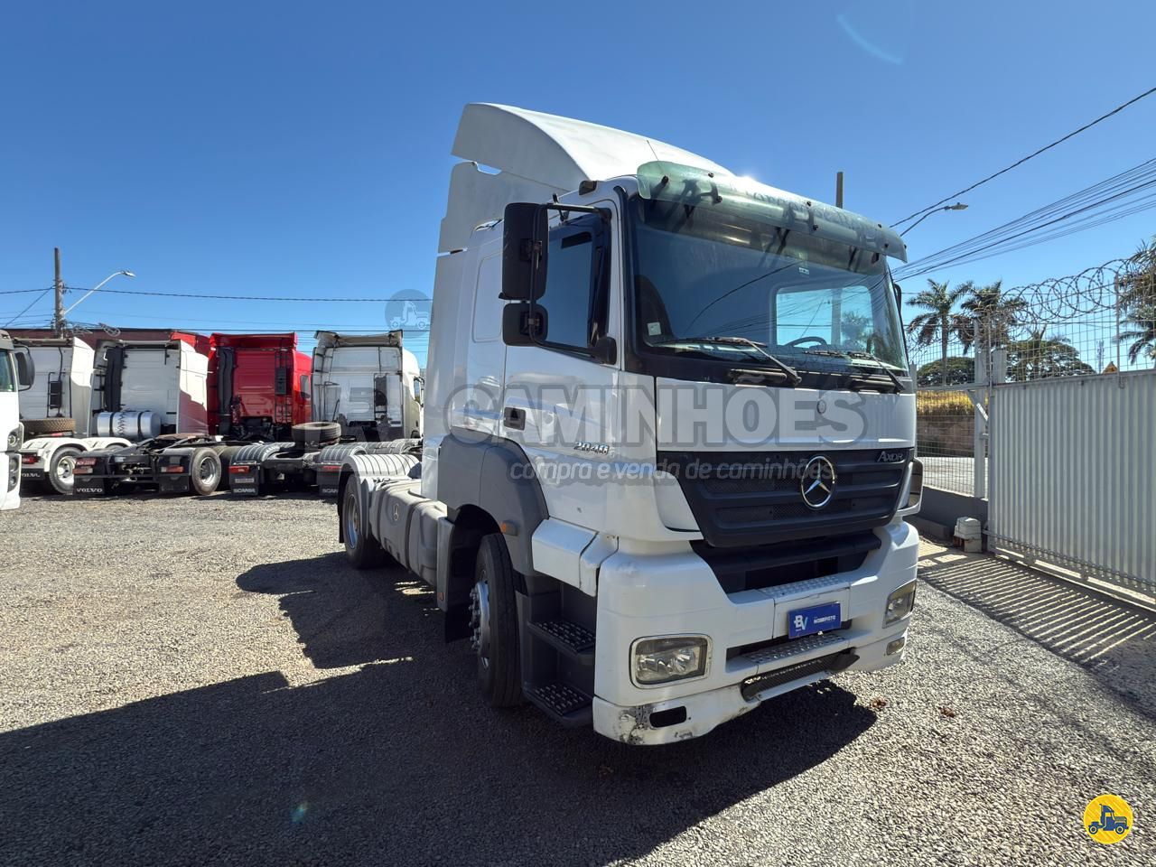 CAMINHAO MERCEDES-BENZ MB 2040 Cavalo Mecânico Cavalo 4x2 LR Caminhões UBERLANDIA MINAS GERAIS MG