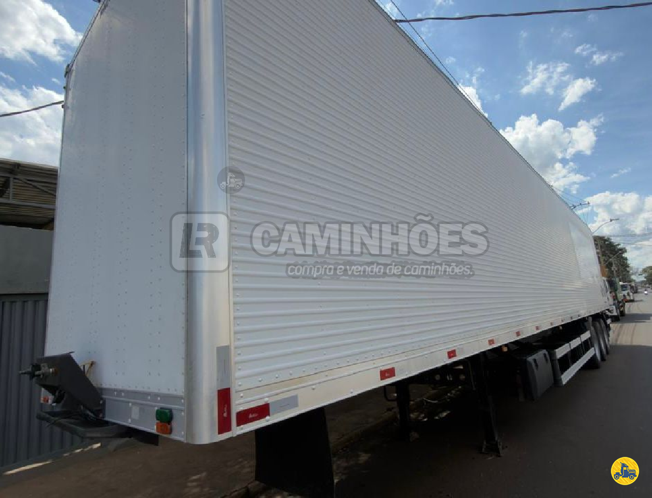 CARRETA SEMI-REBOQUE BAU FURGÃO