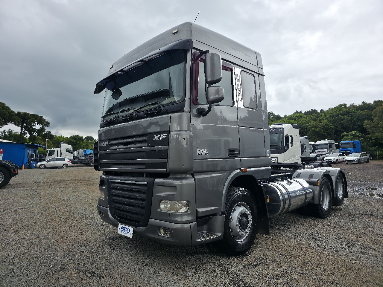 CAMINHAO DAF DAF XF105 460 Cavalo Mecânico Cavalo 6x2 SVD Seminovos CURITIBA PARANÁ PR