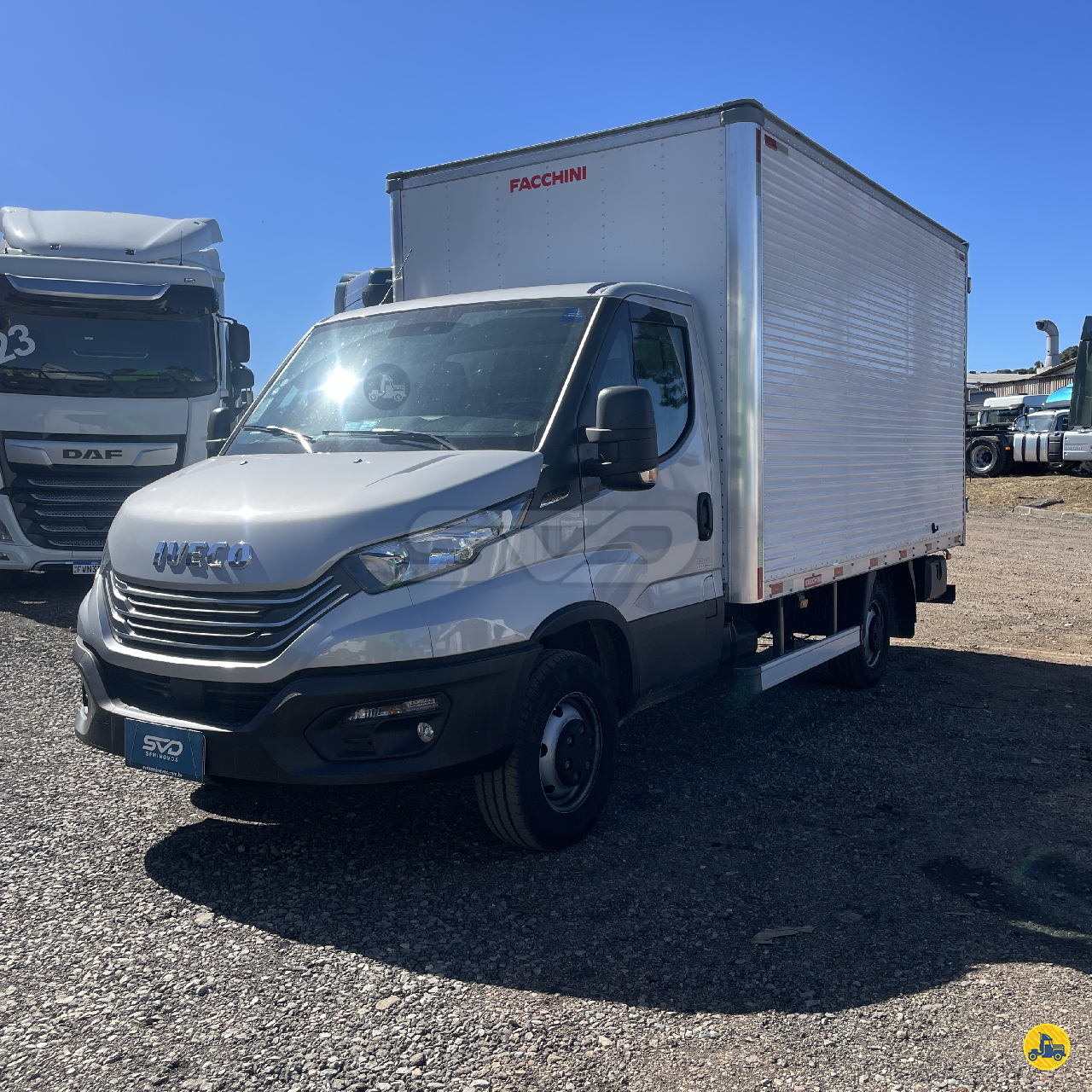 CAMINHAO IVECO DAILY 35-160 Baú Furgão Cavalo 4x2 SVD Seminovos CURITIBA PARANÁ PR