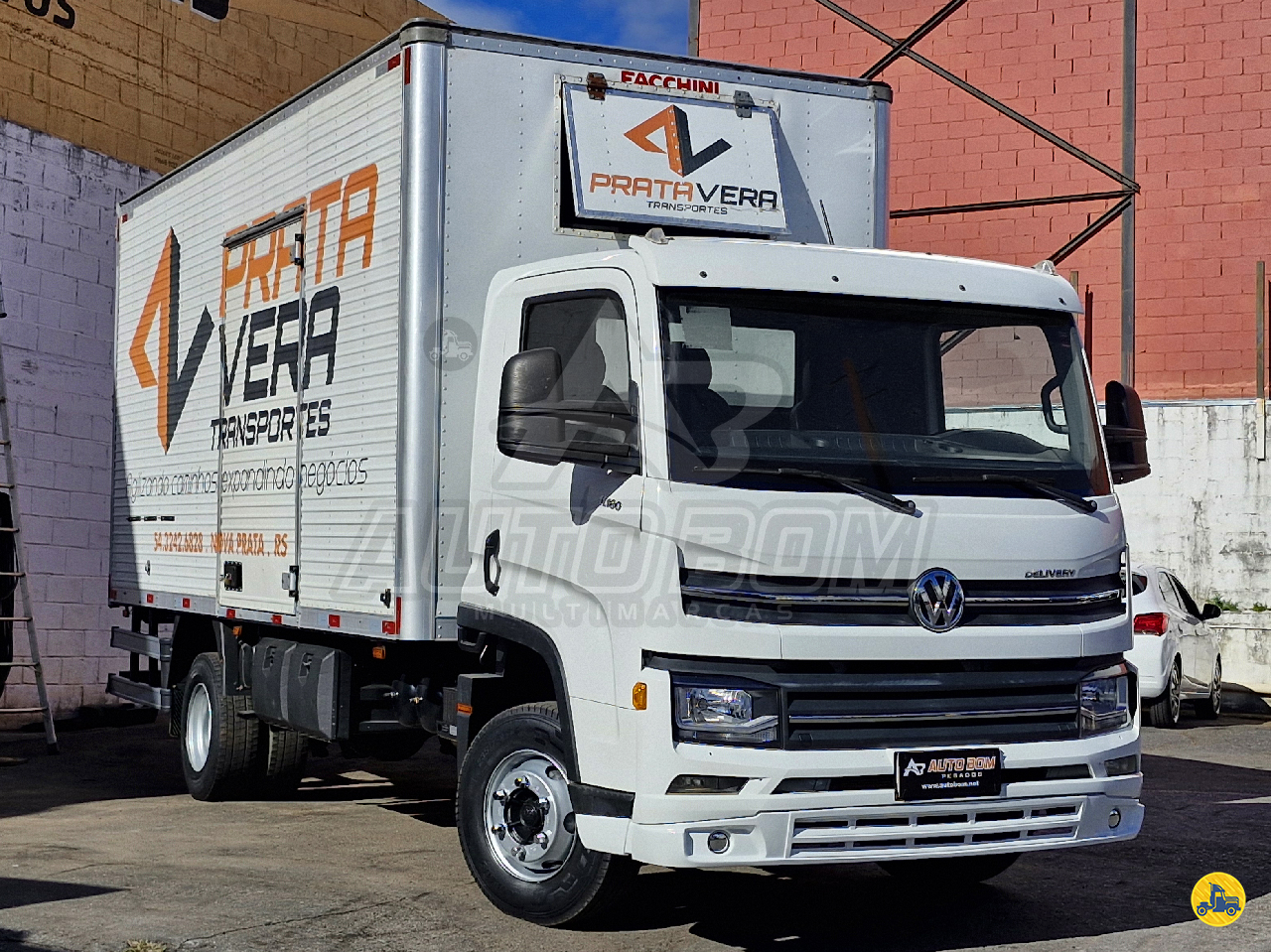 CAMINHAO VOLKSWAGEN VW 11180 Baú Furgão 3/4 4x2 Autobom Multimarcas CONTAGEM MINAS GERAIS MG