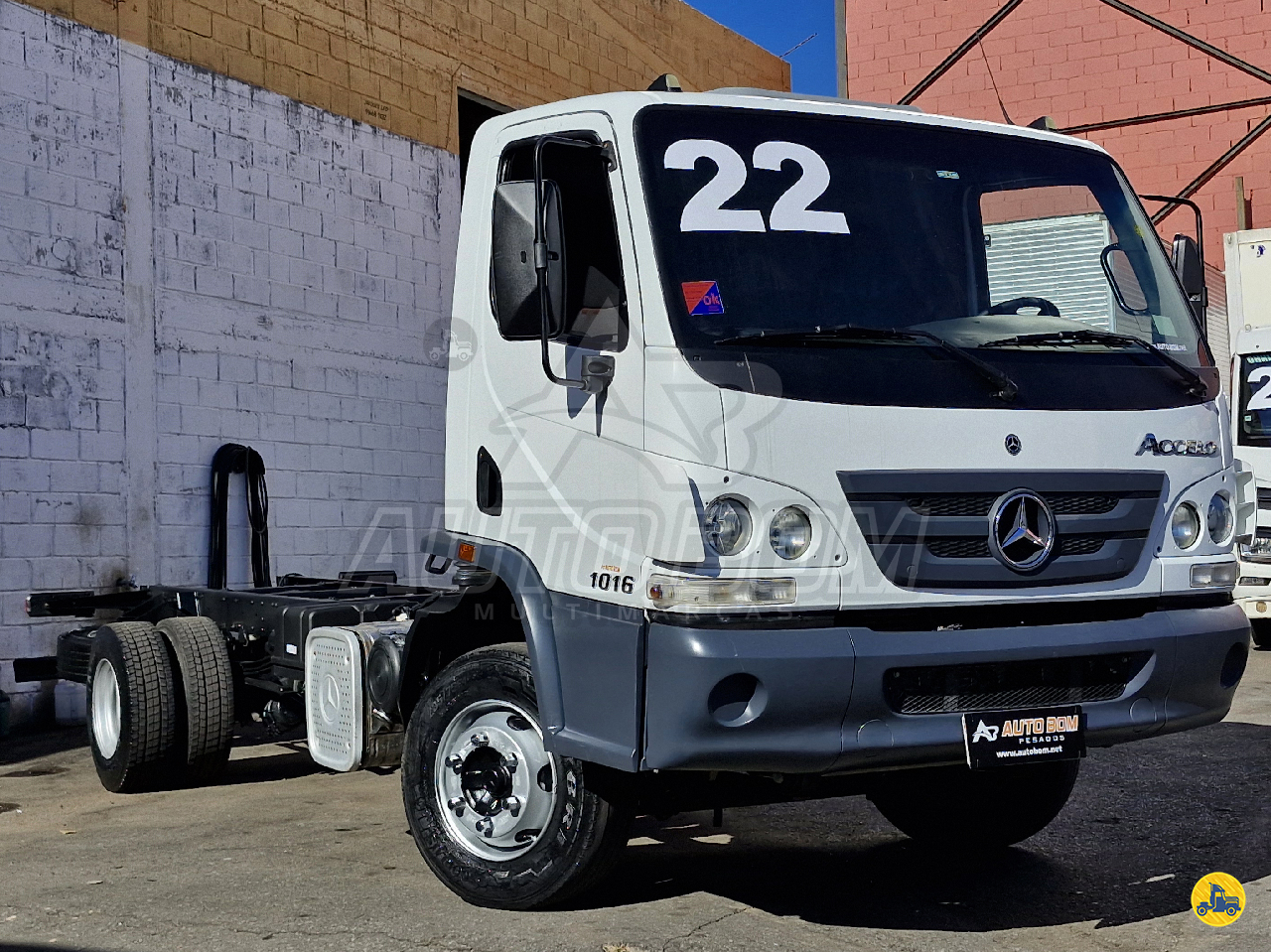 CAMINHAO MERCEDES-BENZ MB 1016 Chassis 3/4 4x2 Autobom Multimarcas CONTAGEM MINAS GERAIS MG