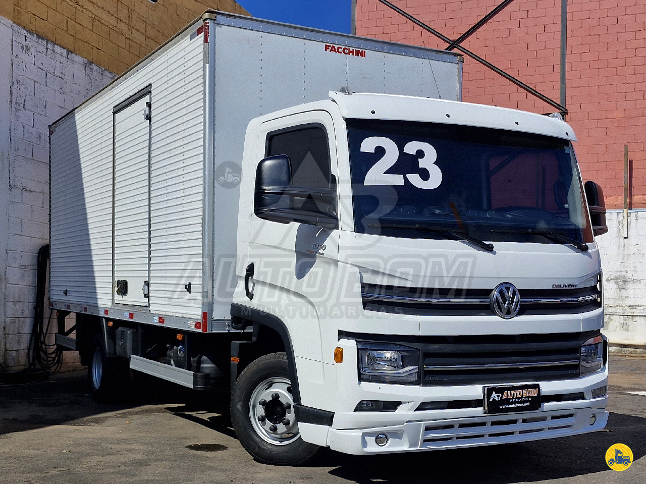 CAMINHAO VOLKSWAGEN VW 6160 Baú Furgão 3/4 4x2 Autobom Multimarcas CONTAGEM MINAS GERAIS MG