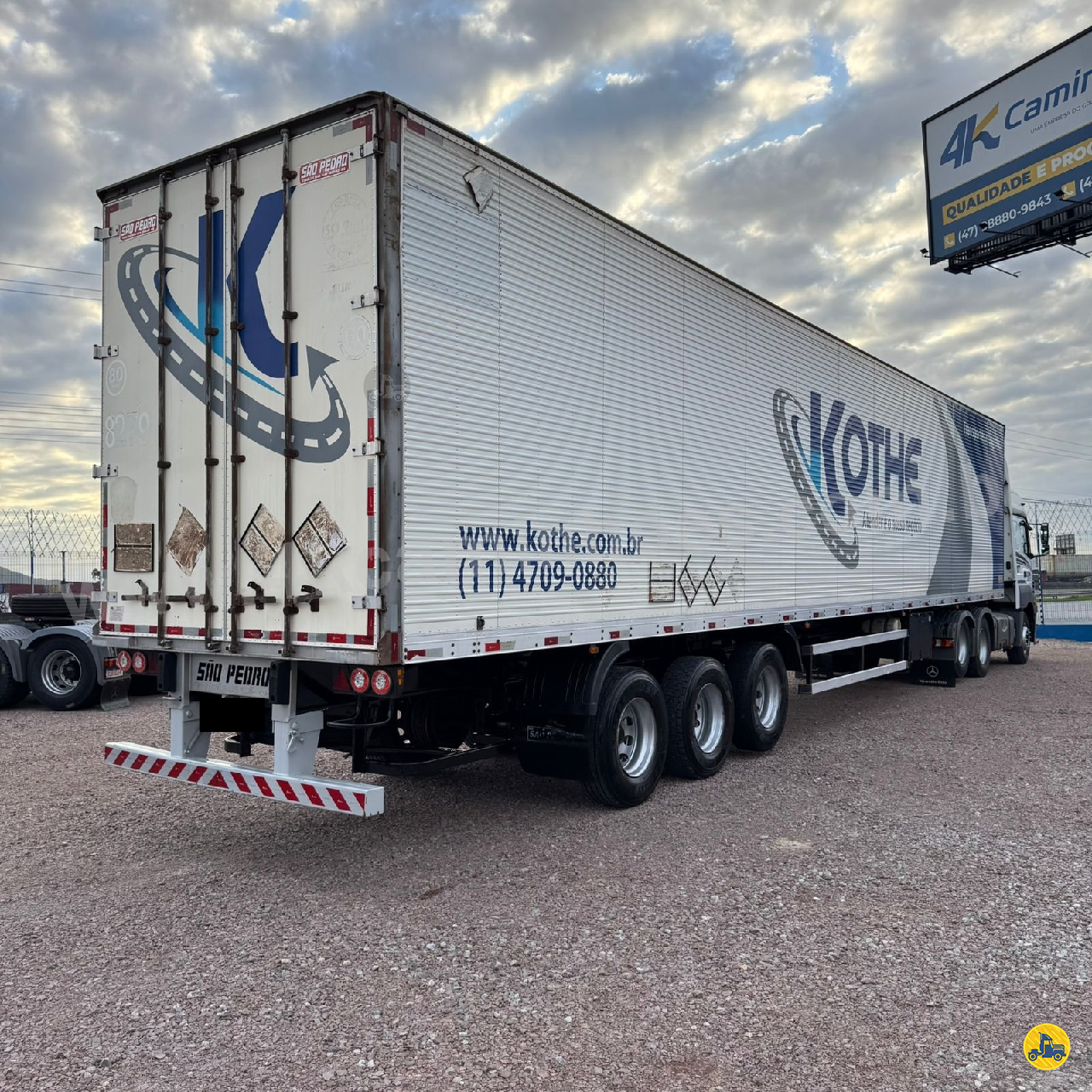 CARRETA SEMI-REBOQUE BAU FURGÃO 4K Caminhões - Itajaí ITAJAI SANTA CATARINA SC
