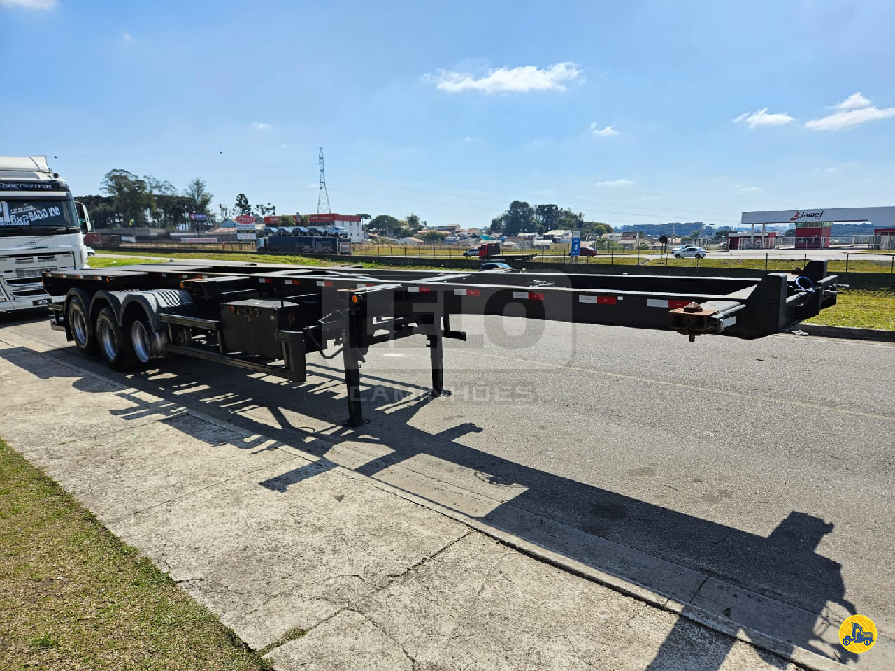 CARRETA SEMI-REBOQUE PORTA-CONTAINER Lelo Caminhões CURITIBA PARANÁ PR