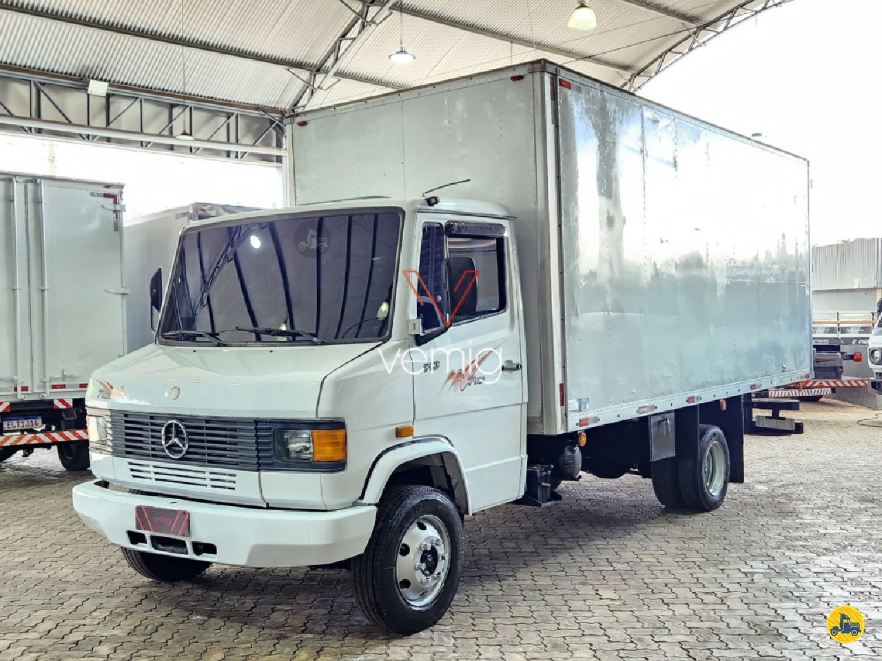 CAMINHAO MERCEDES-BENZ MB 710 Vemig Caminhões BELO HORIZONTE MINAS GERAIS MG