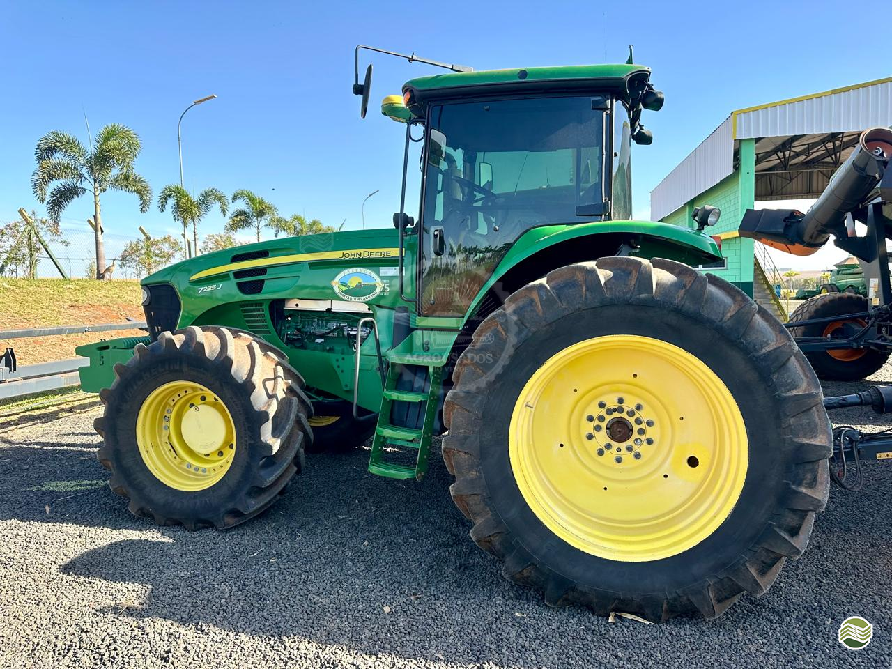 TRATOR JOHN DEERE JOHN DEERE 7225J Tração 4x4 Agro Usados RV RIO VERDE GOIAS GO