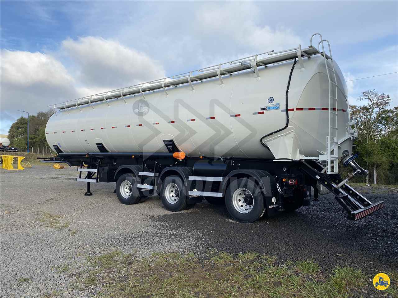 CARRETA SEMI-REBOQUE SILO Rodolivia Implementos Rodoviários MARIALVA PARANÁ PR