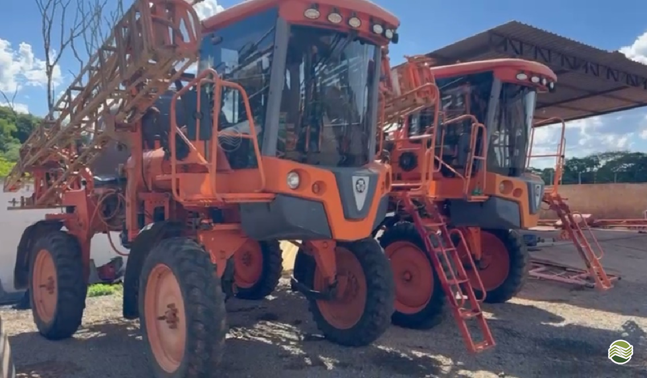 PULVERIZADOR JACTO UNIPORT 2000 PLUS Tração 4x2 LF Comercial Agrícola CRISTALINA GOIAS GO