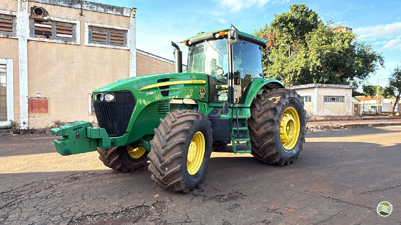 TRATOR JOHN DEERE JOHN DEERE 7210J Tração 4x4 LF Máquinas Agrícolas SP MIGUELOPOLIS SÃO PAULO SP