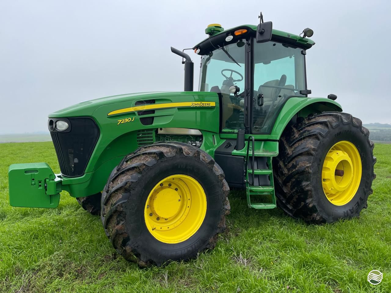TRATOR JOHN DEERE JOHN DEERE 7230J Tração 4x4 LF Máquinas Agrícolas SP MIGUELOPOLIS SÃO PAULO SP