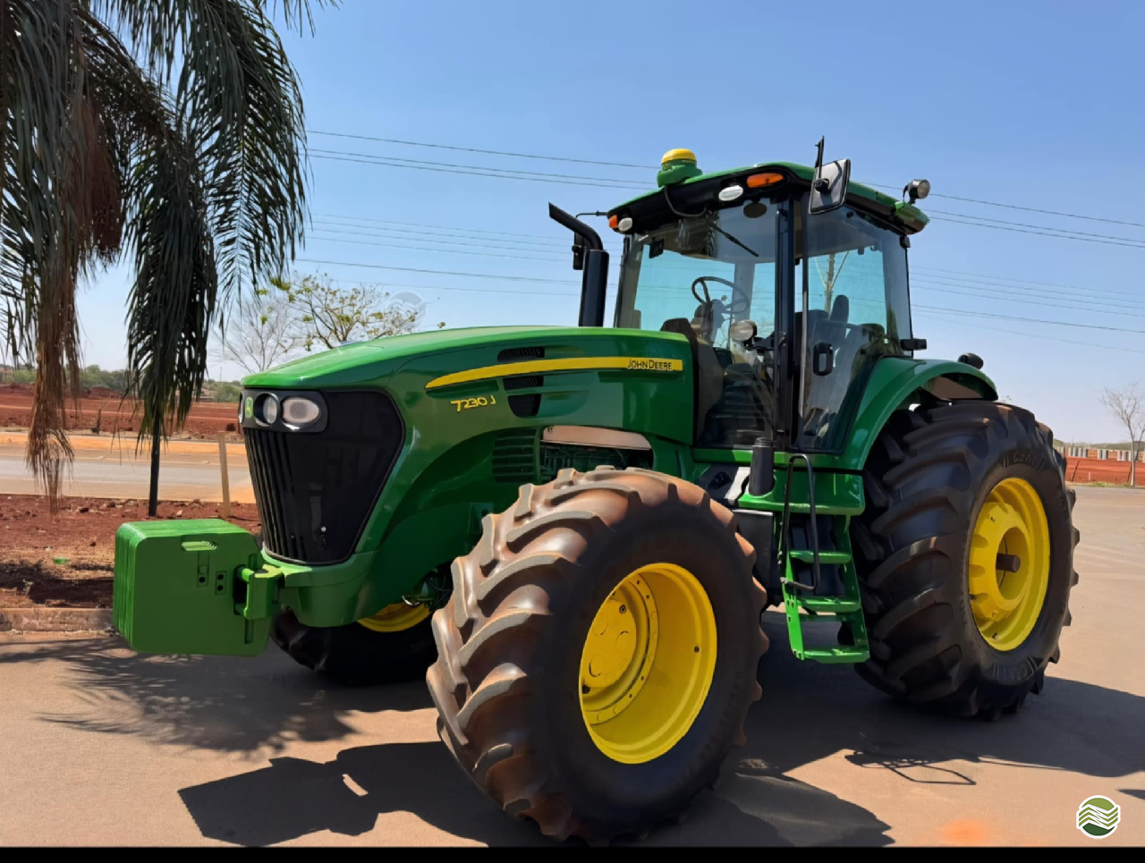 TRATOR JOHN DEERE JOHN DEERE 7230J Tração 4x4 LF Máquinas Agrícolas SP MIGUELOPOLIS SÃO PAULO SP