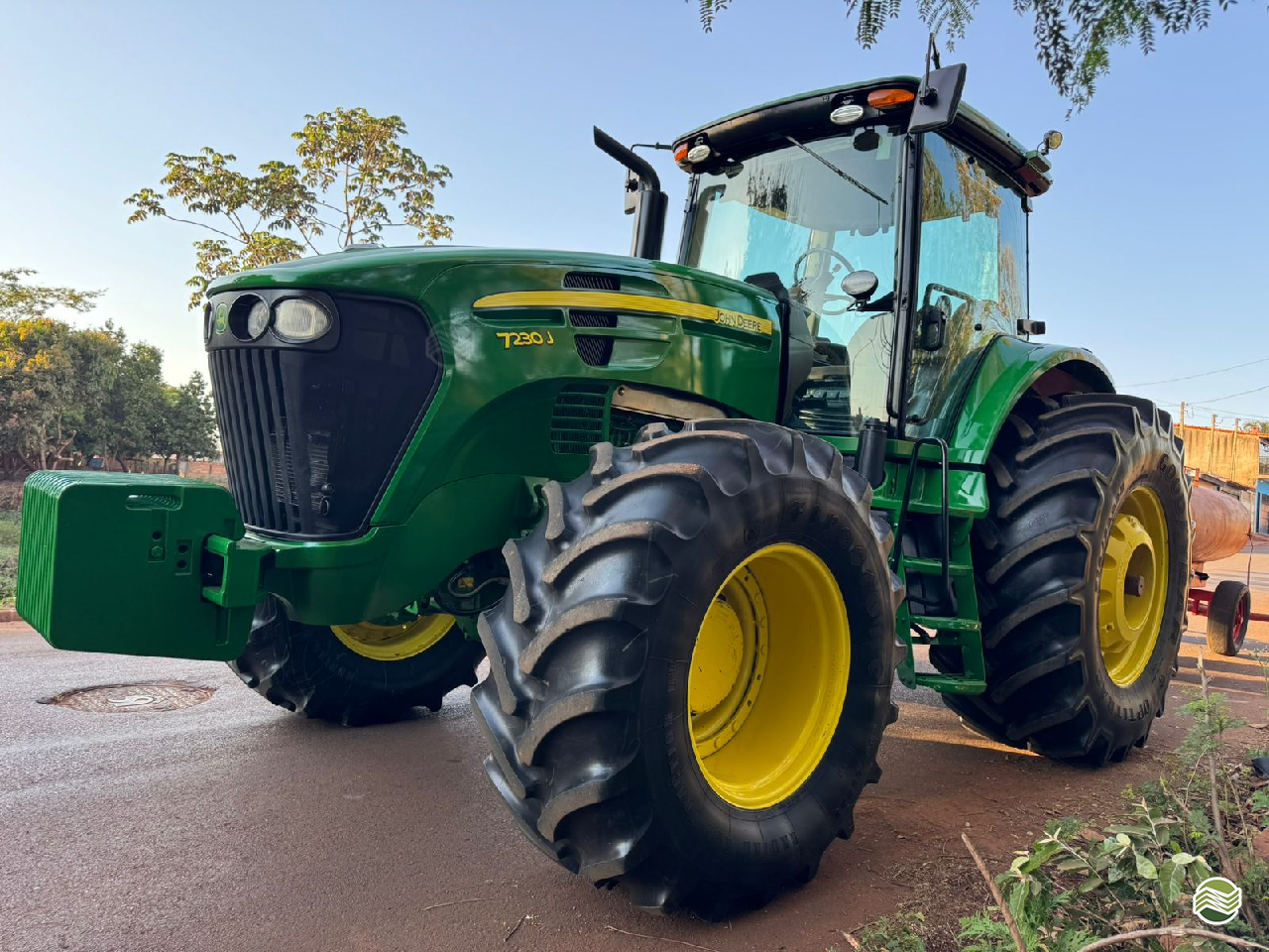 TRATOR JOHN DEERE JOHN DEERE 7230J Tração 4x4 LF Máquinas Agrícolas SP MIGUELOPOLIS SÃO PAULO SP