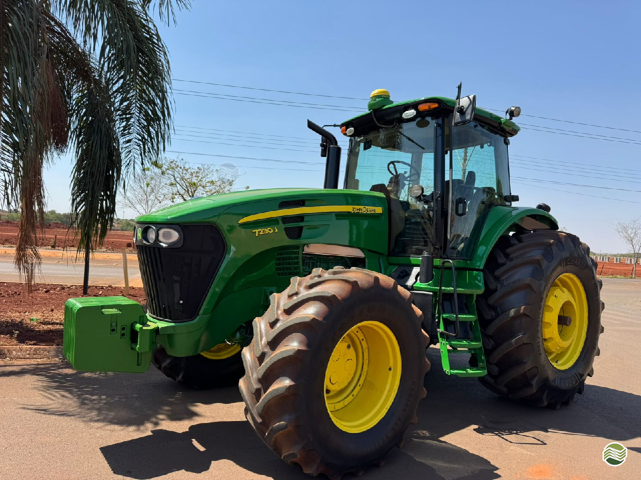 TRATOR JOHN DEERE JOHN DEERE 7230J Tração 4x4 LF Máquinas Agrícolas SP MIGUELOPOLIS SÃO PAULO SP