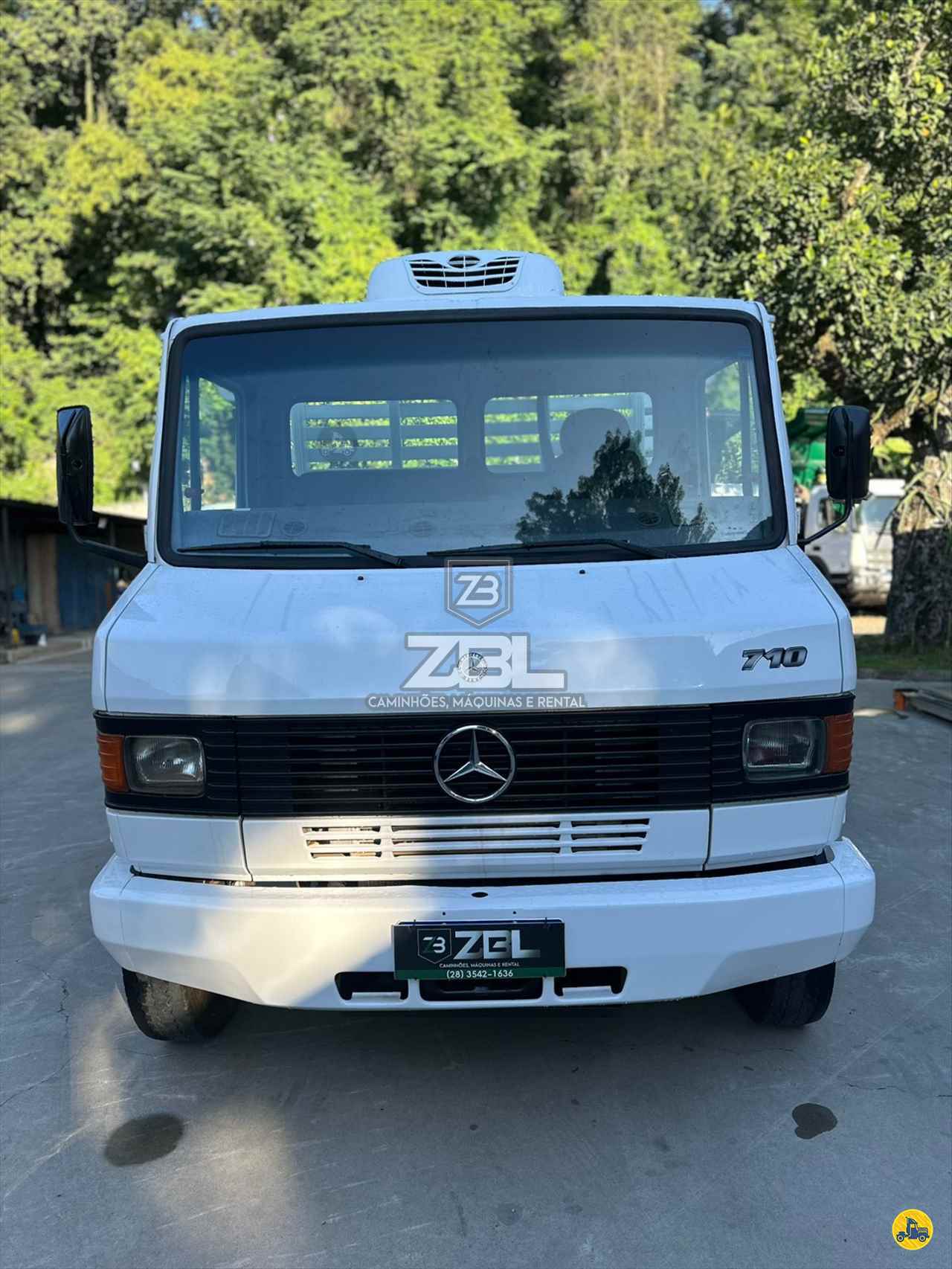 CAMINHAO MERCEDES-BENZ MB 710 Carga Seca 3/4 4x2 ZBL Caminhões CASTELO ESPÍRITO SANTO ES