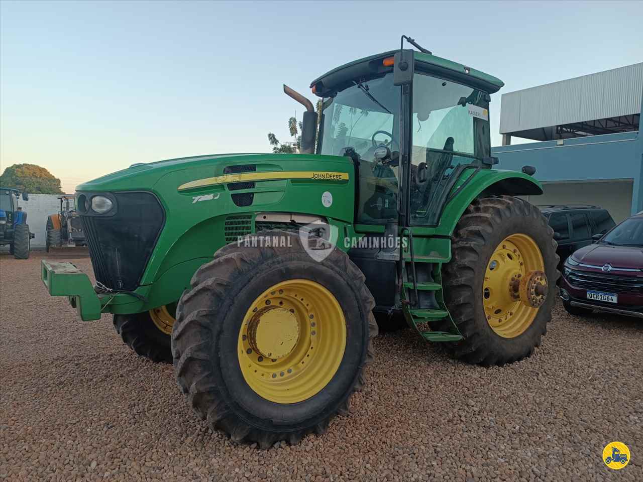TRATOR JOHN DEERE JOHN DEERE 7225J Tração 4x4 Pantanal Caminhões RONDONOPOLIS MATO GROSSO MT