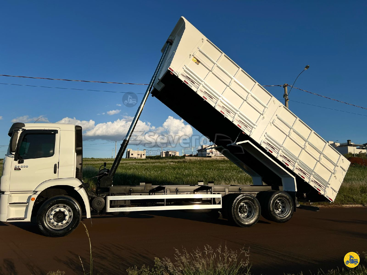 CAMINHAO VOLKSWAGEN VW 24250 Graneleiro Cavalo 6x2 Severo Caminhões CONSTANTINA RIO GRANDE DO SUL RS
