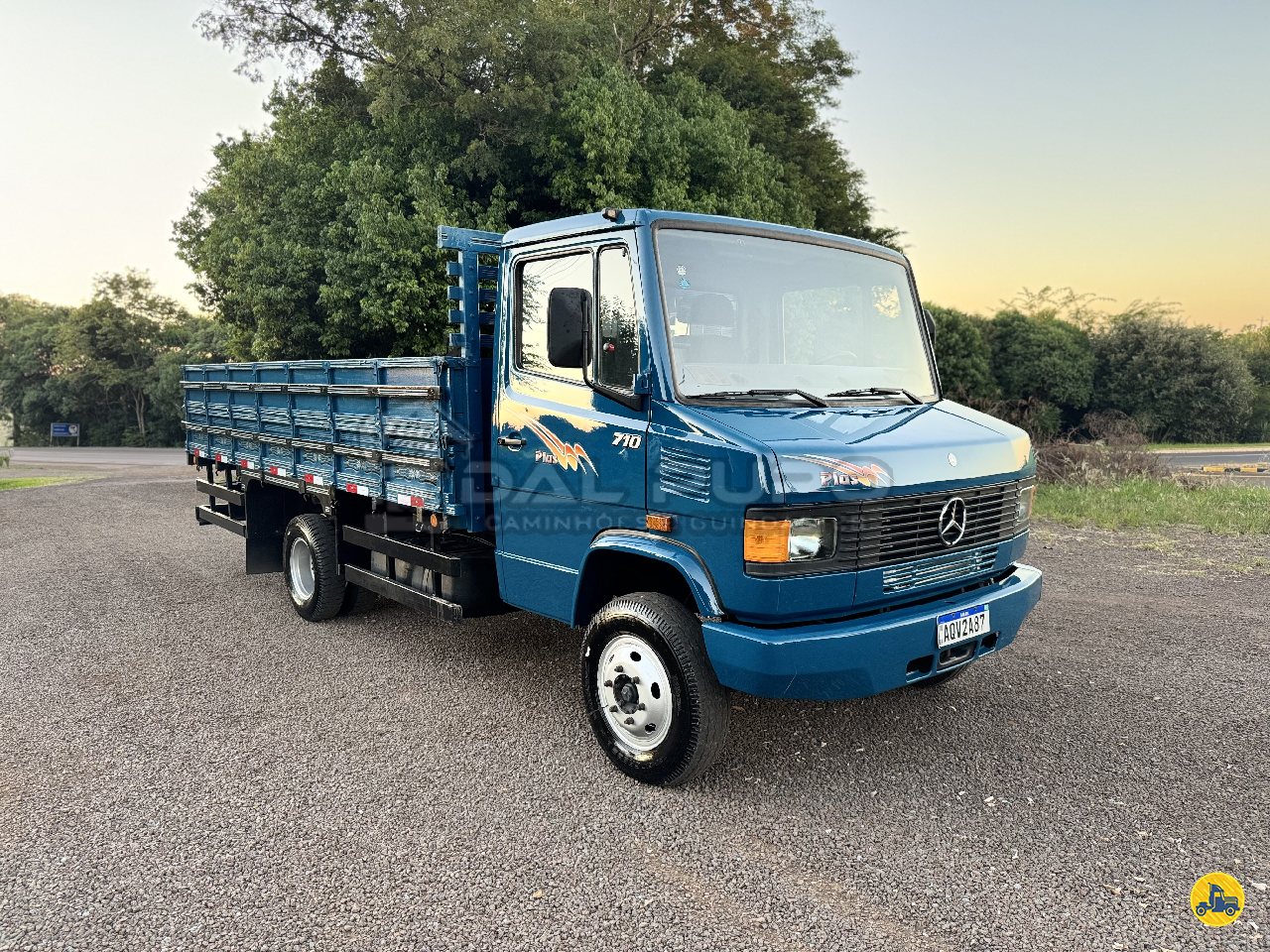CAMINHAO MERCEDES-BENZ MB 710 Graneleiro 3/4 4x2 Dal Pupo Caminhões e Guindastes BARRA FUNDA RIO GRANDE DO SUL RS