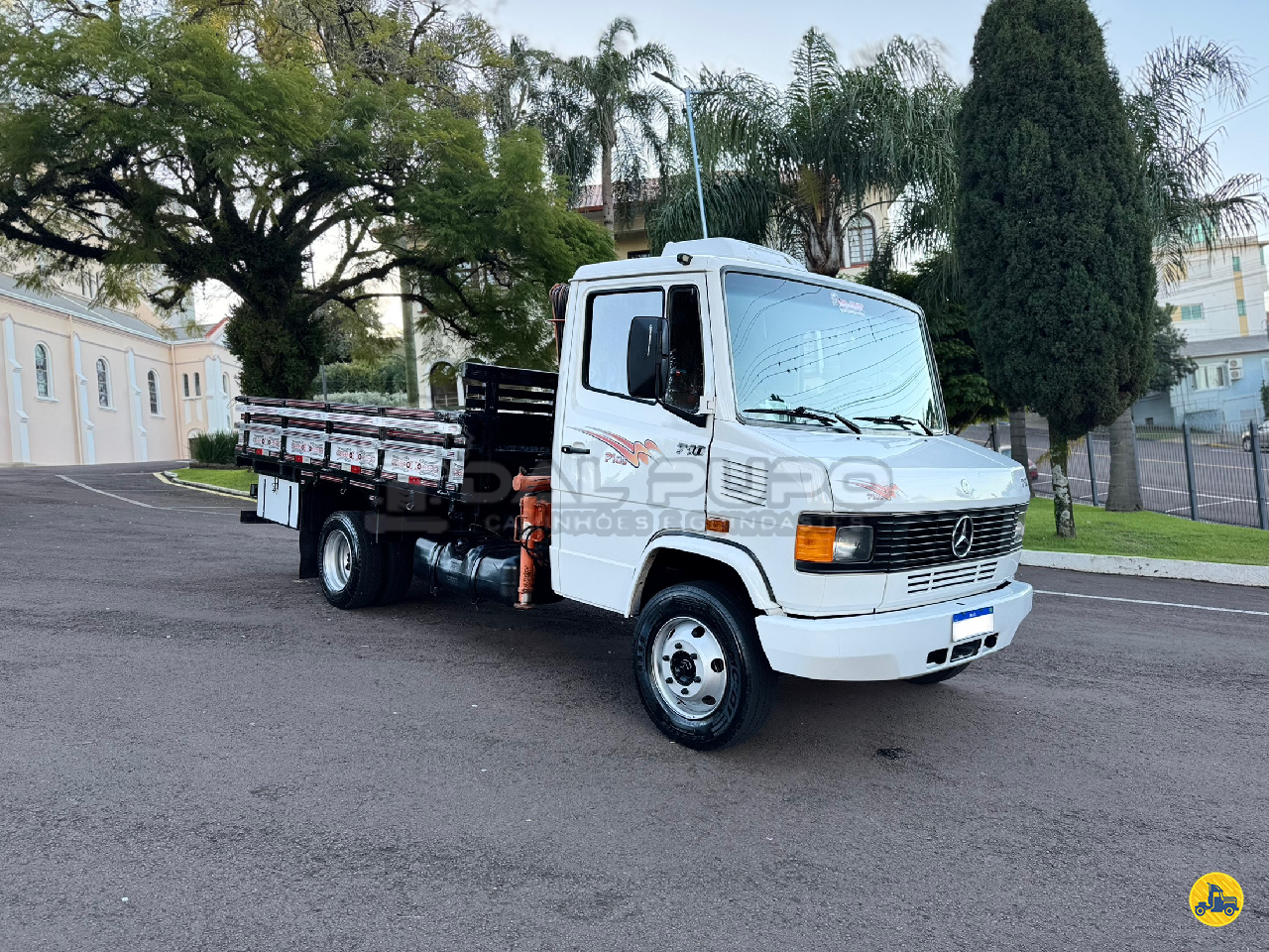 CAMINHAO MERCEDES-BENZ MB 710 Guincho Munck 3/4 4x2 Dal Pupo Caminhões e Guindastes BARRA FUNDA RIO GRANDE DO SUL RS