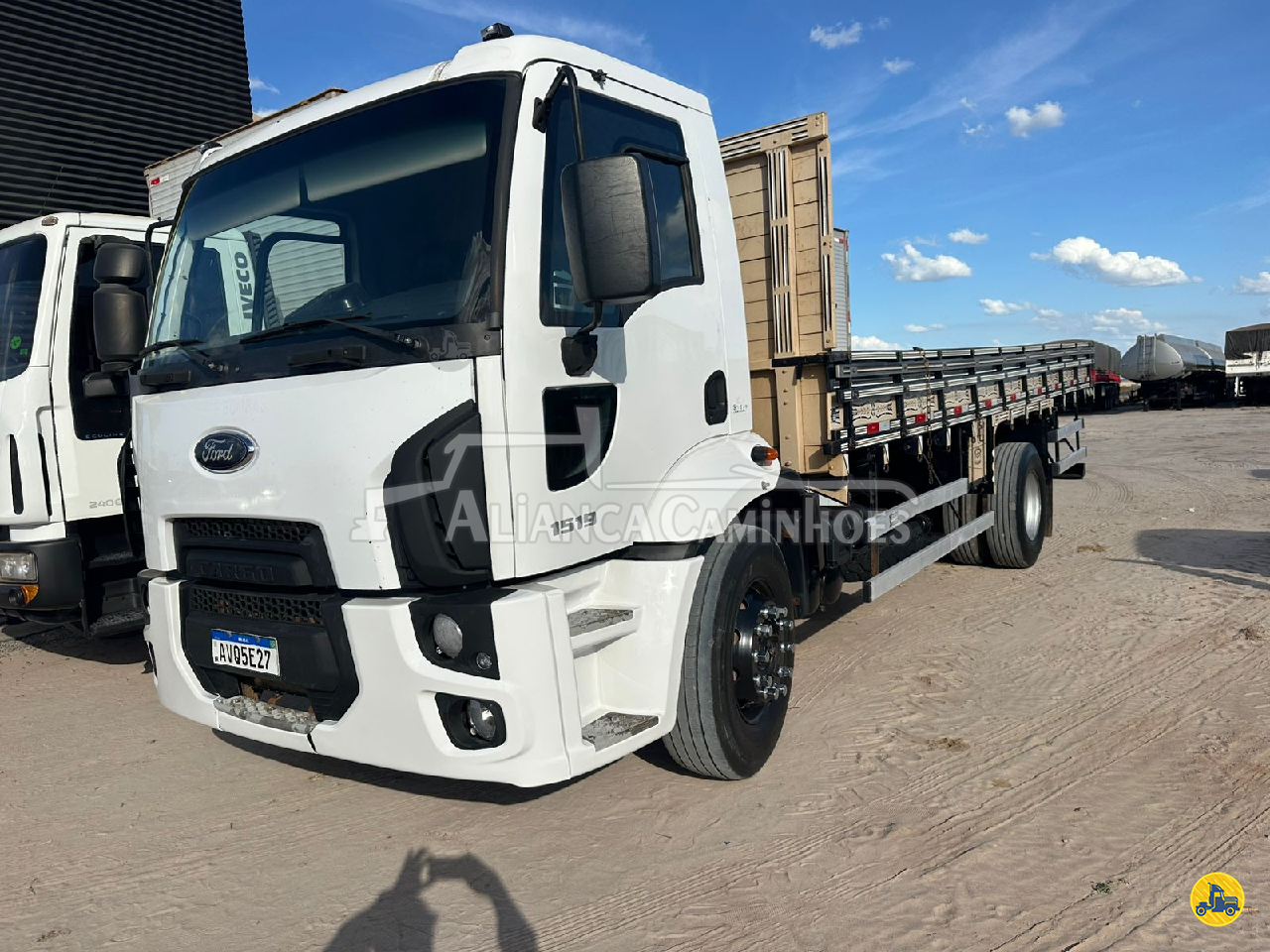 CAMINHAO FORD CARGO 1519 Carga Seca Truck 6x2 Aliança Caminhões e Máquinas LUIS EDUARDO MAGALHAES BAHIA BA