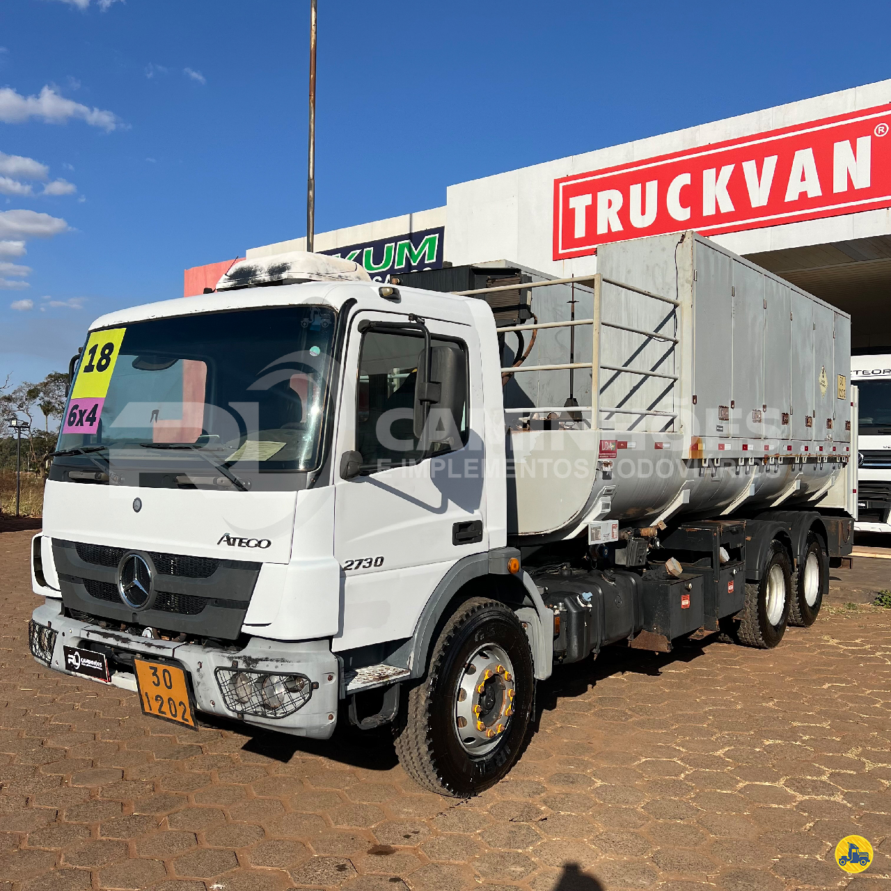CAMINHAO MERCEDES-BENZ MB 2730 Comboio Truck 6x4 RL Caminhões  RIO VERDE GOIAS GO