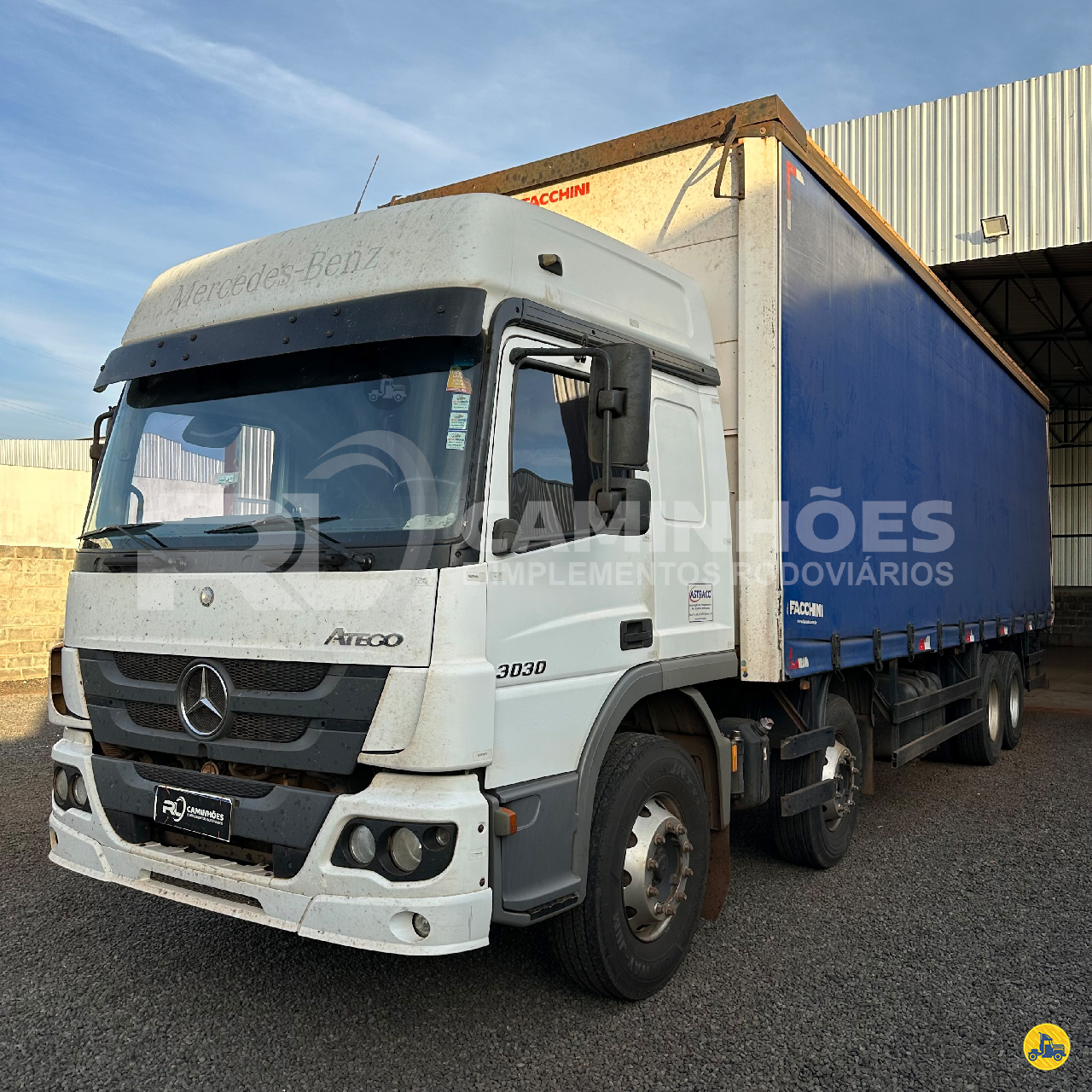 CAMINHAO MERCEDES-BENZ MB 3030 Baú Sider BiTruck 8x2 RL Caminhões  RIO VERDE GOIAS GO