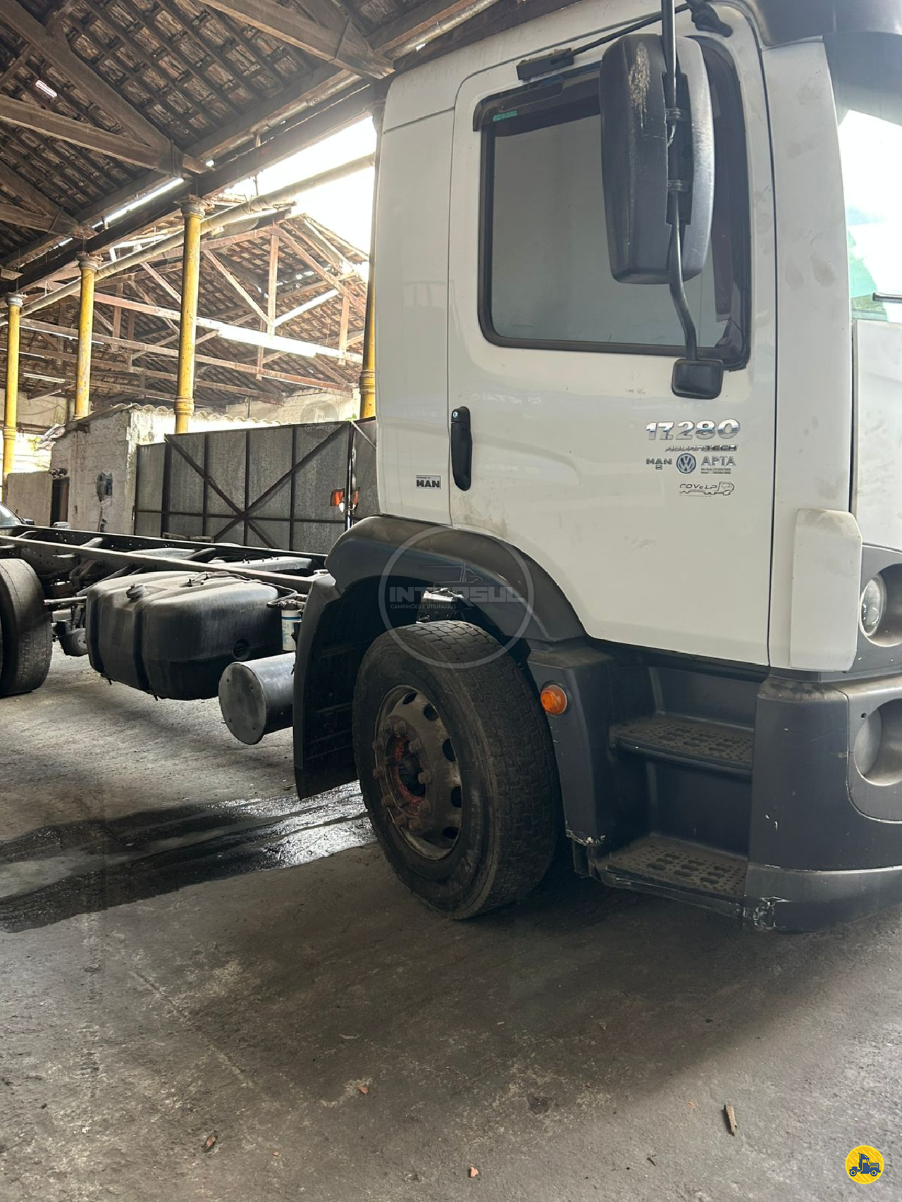 CAMINHAO VOLKSWAGEN VW 17280 Chassis Toco 4x2 Intersul Caminhões SAO PAULO SÃO PAULO SP