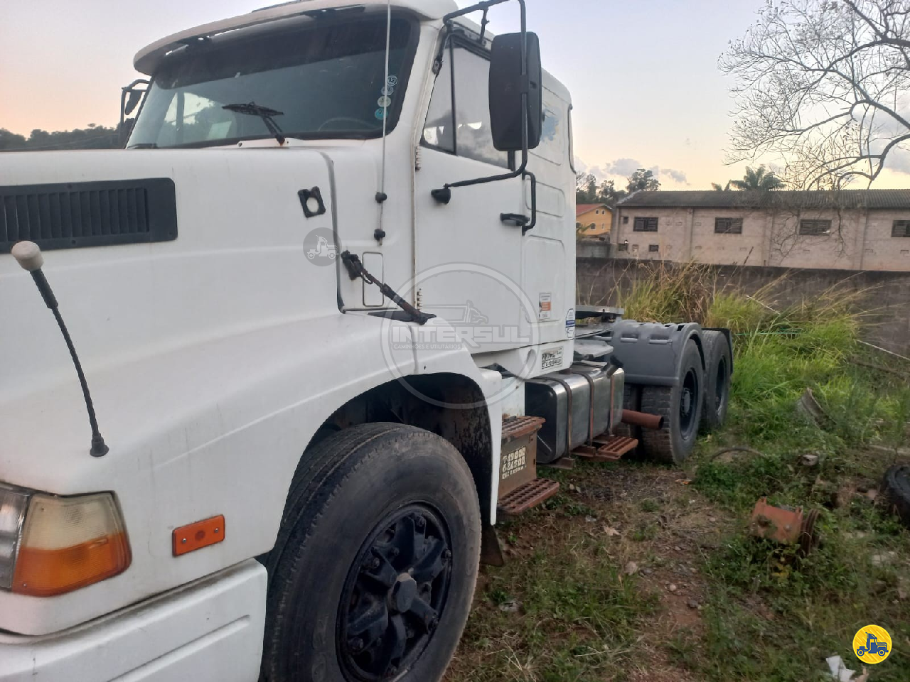 CAMINHAO VOLVO VOLVO N10 340 Cavalo Mecânico Cavalo 6x2 Intersul Caminhões SAO PAULO SÃO PAULO SP